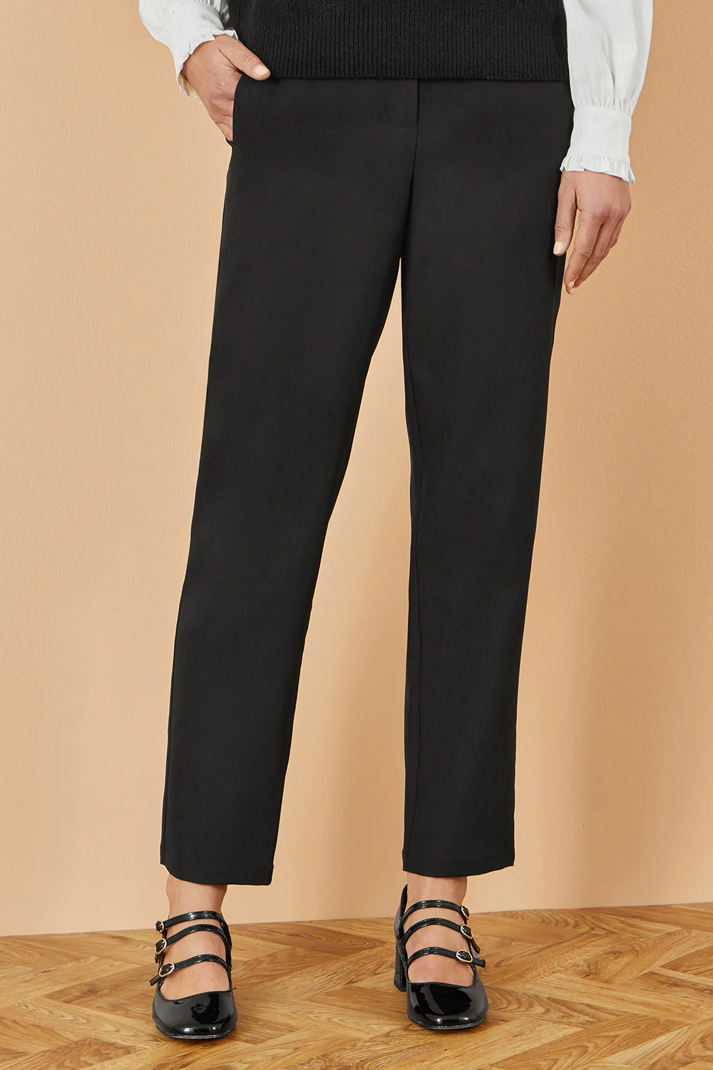 Black Stiletto Yumi Black Tailored Cigarette Trouser - Image 2