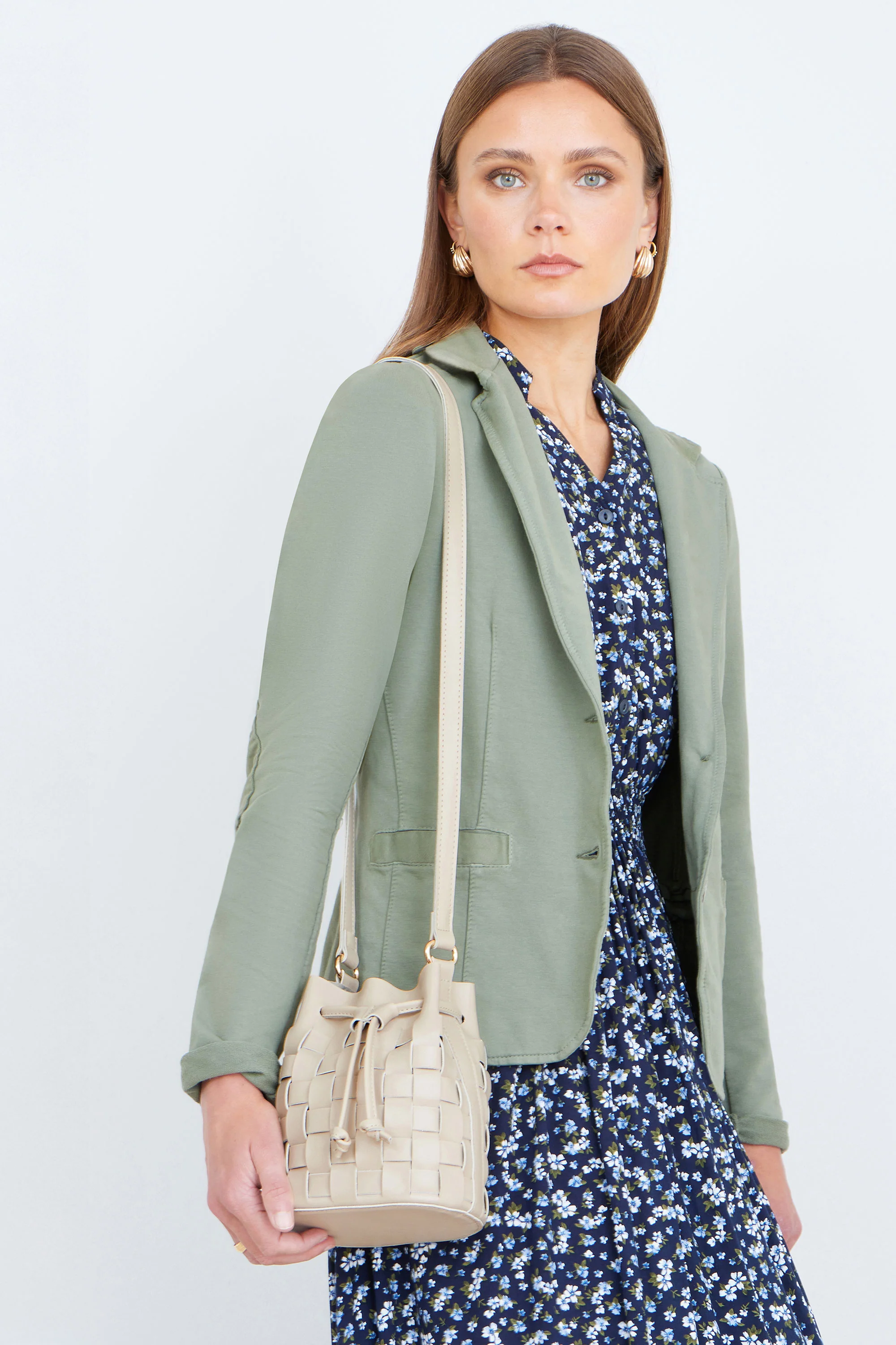 Yumi Beige Woven Bucket Shoulder Bag - Image 3