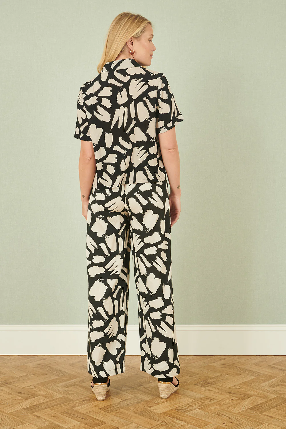 Yumi Black Cotton Splash Print Relaxed Fit Trousers - Image 3