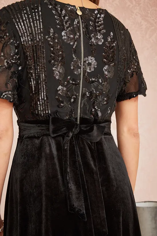 Yumi Black Embellished Velvet Wrap Skater Midi Dress - Image 4