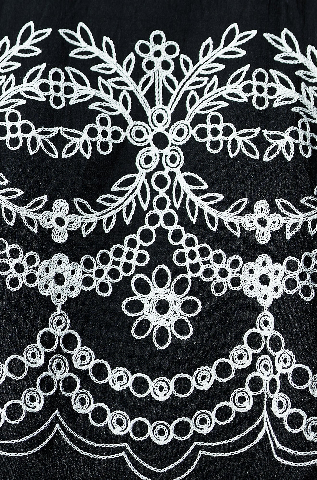 Yumi Black Embroidered Crop Top - Image 8