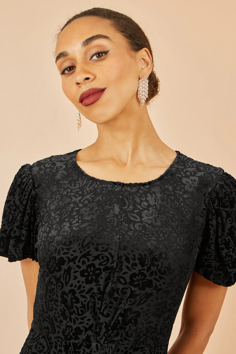 Yumi Black Floral Velour Velvet Twist Waist Midi Dress - Image 3