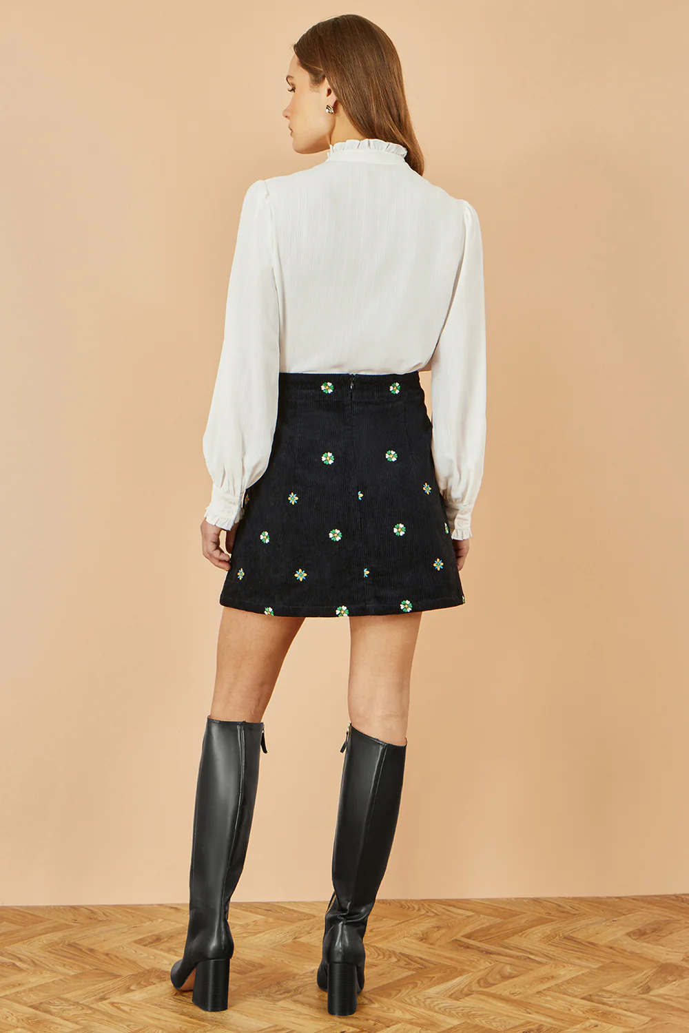 Yumi Black Flower Embroidered Cord Mini Skirt - Image 3