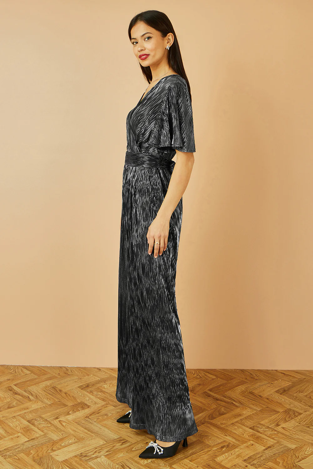 Yumi Black Metallic Pleated Jumpsuit With V Neck - Image 4