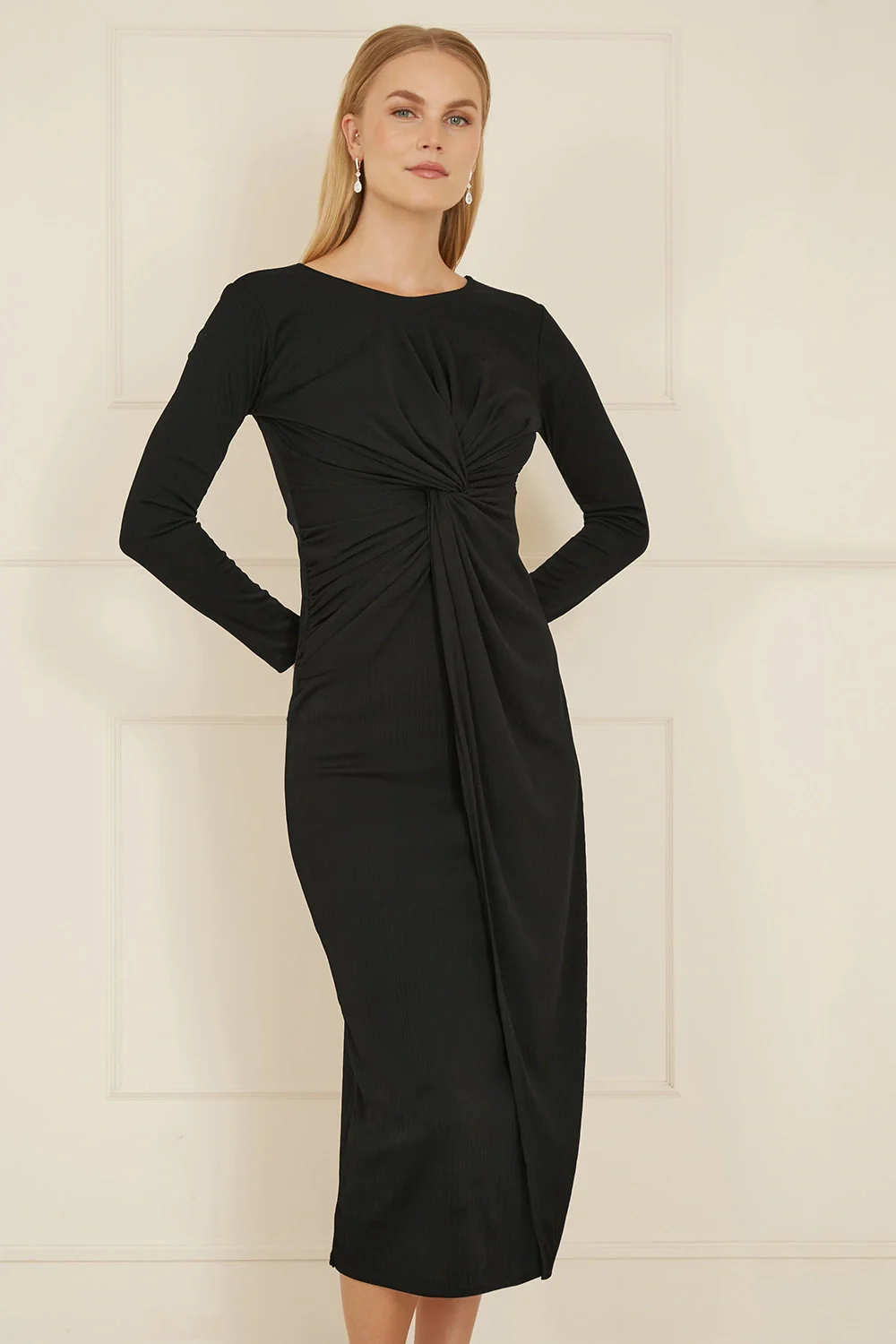 Yumi Black Midi Fitted Stretch Dress With Knot Detail - Image 3