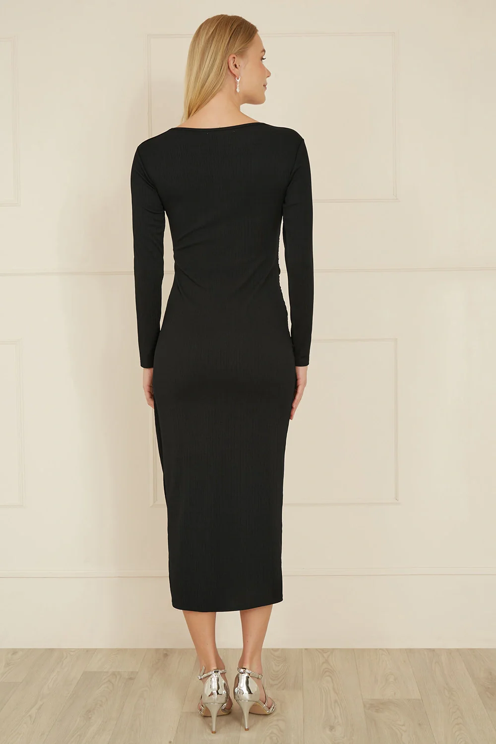 Yumi Black Midi Fitted Stretch Dress With Knot Detail - Image 4