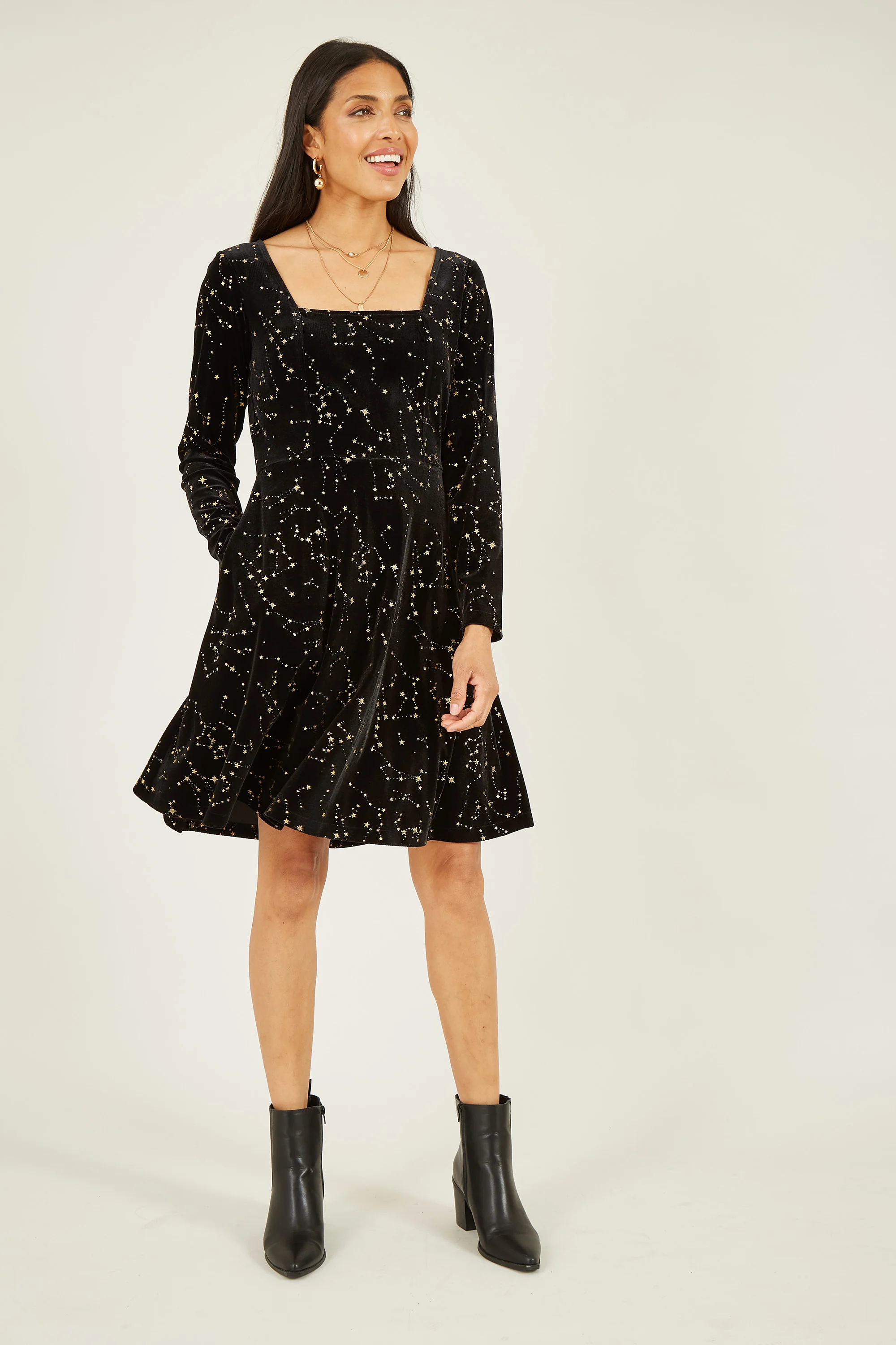 Yumi Black Star Foil Print Long Sleeve Skater Dress - Image 2