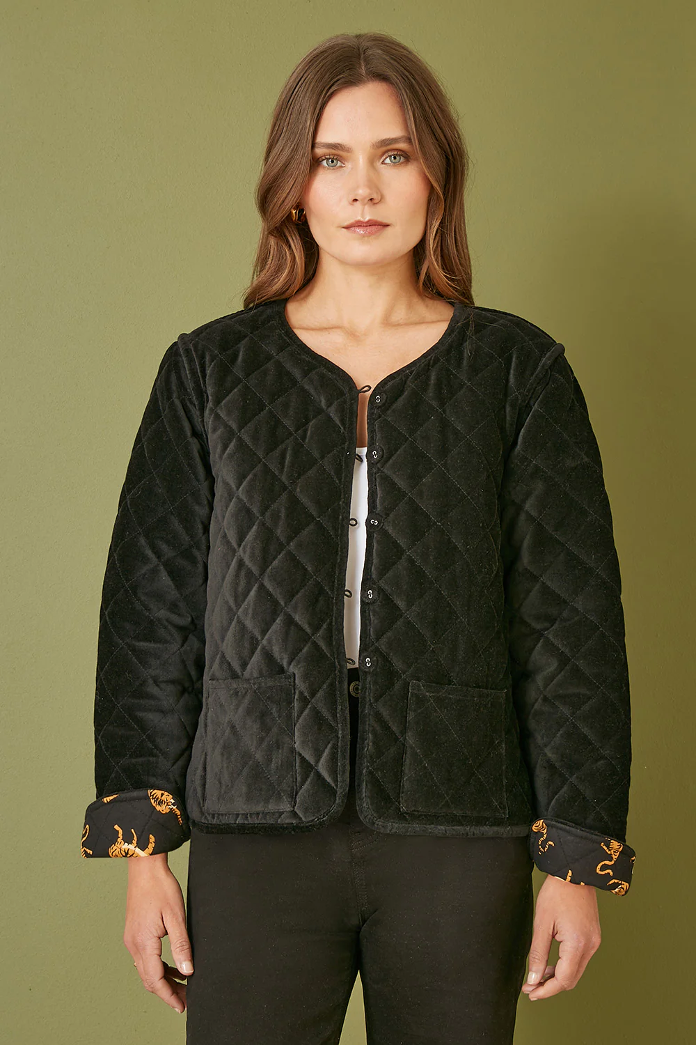 Yumi Black Velvet Quilted Jacket With Reversible Leopard Lining - Image 4