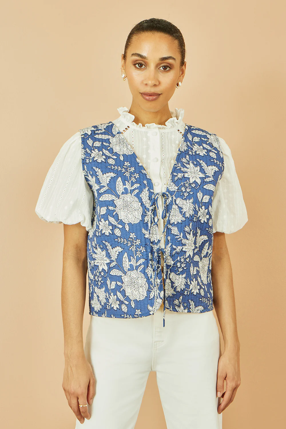 Yumi Blue Floral Reversible Cotton Quilted Waistcoat - Image 6
