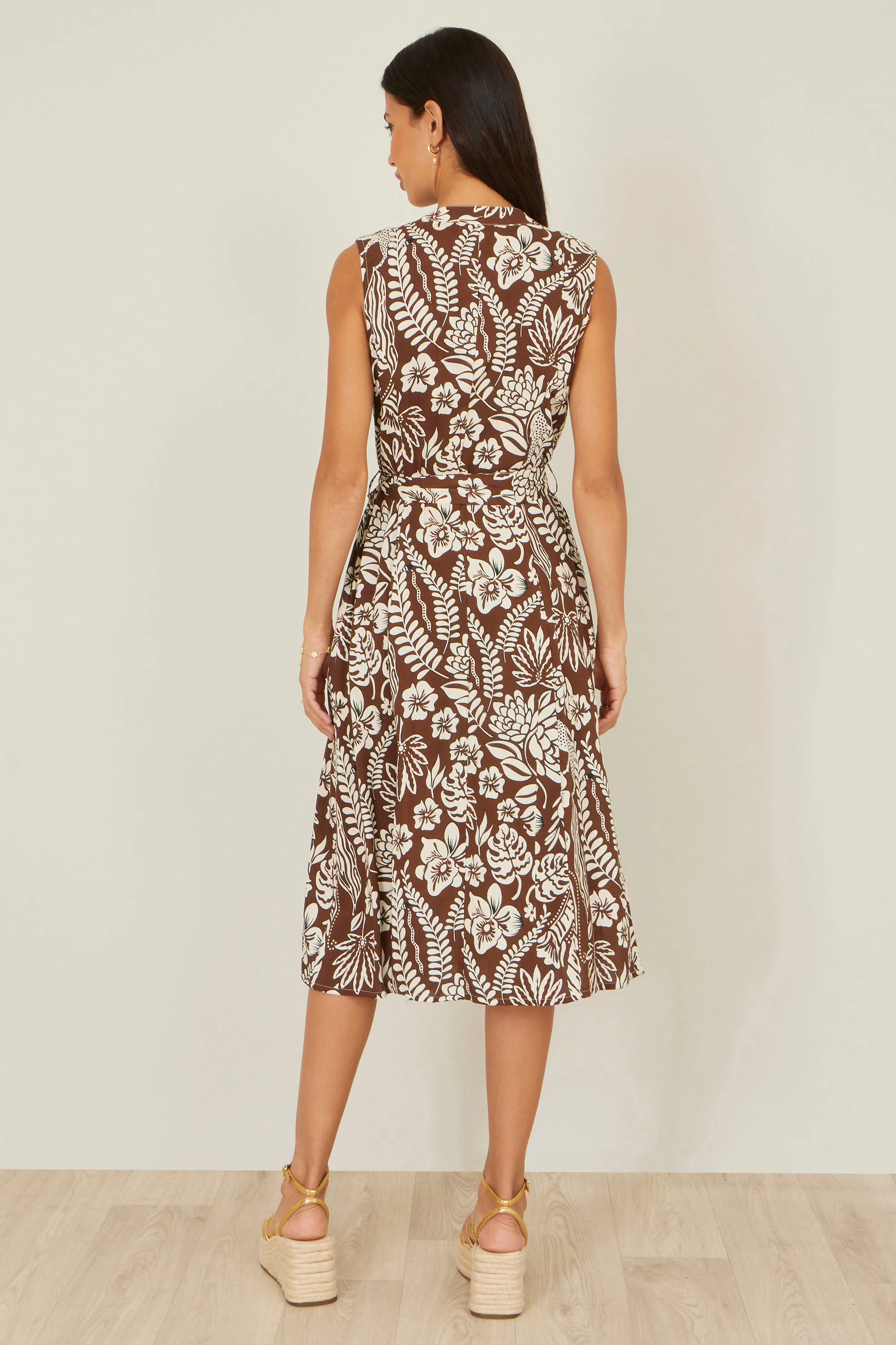 Yumi Brown Leaf Print Shirt Dress - Image 4