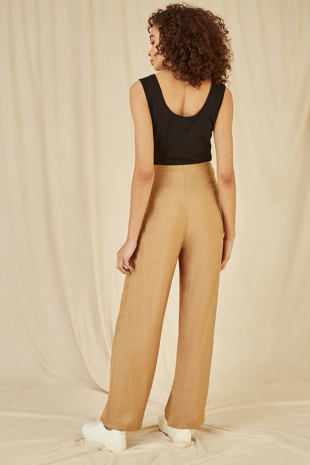 Yumi Brown Wide Leg trousers With Front Buckle Detail - Image 3