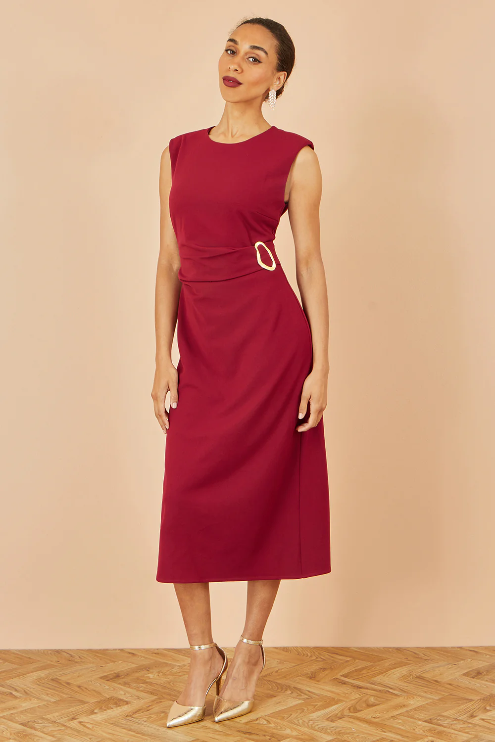 Yumi Burgundy Buckle Detail Ruched Dress - Image 4