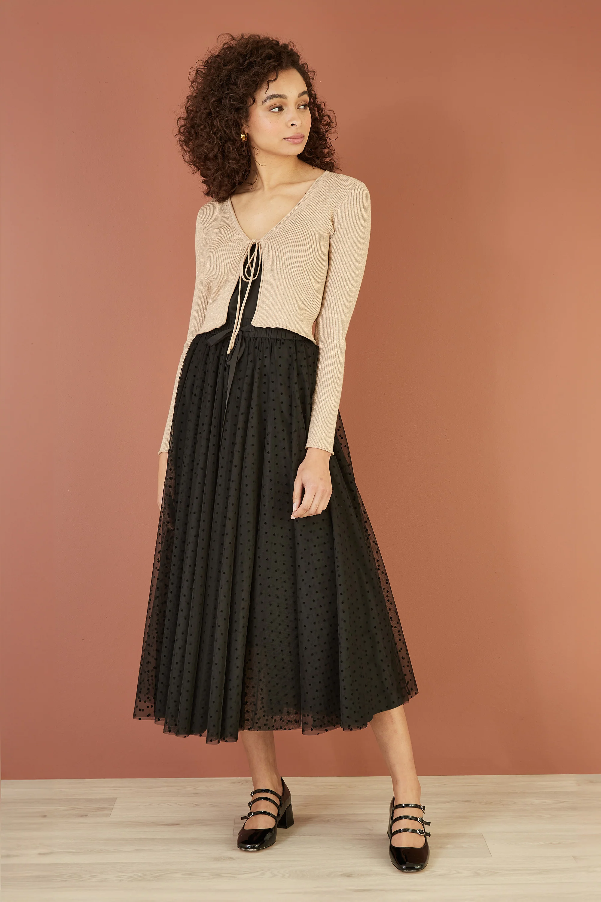 Yumi Gold Metallic Knitted Ribbed Tie Front Bolero - Image 3