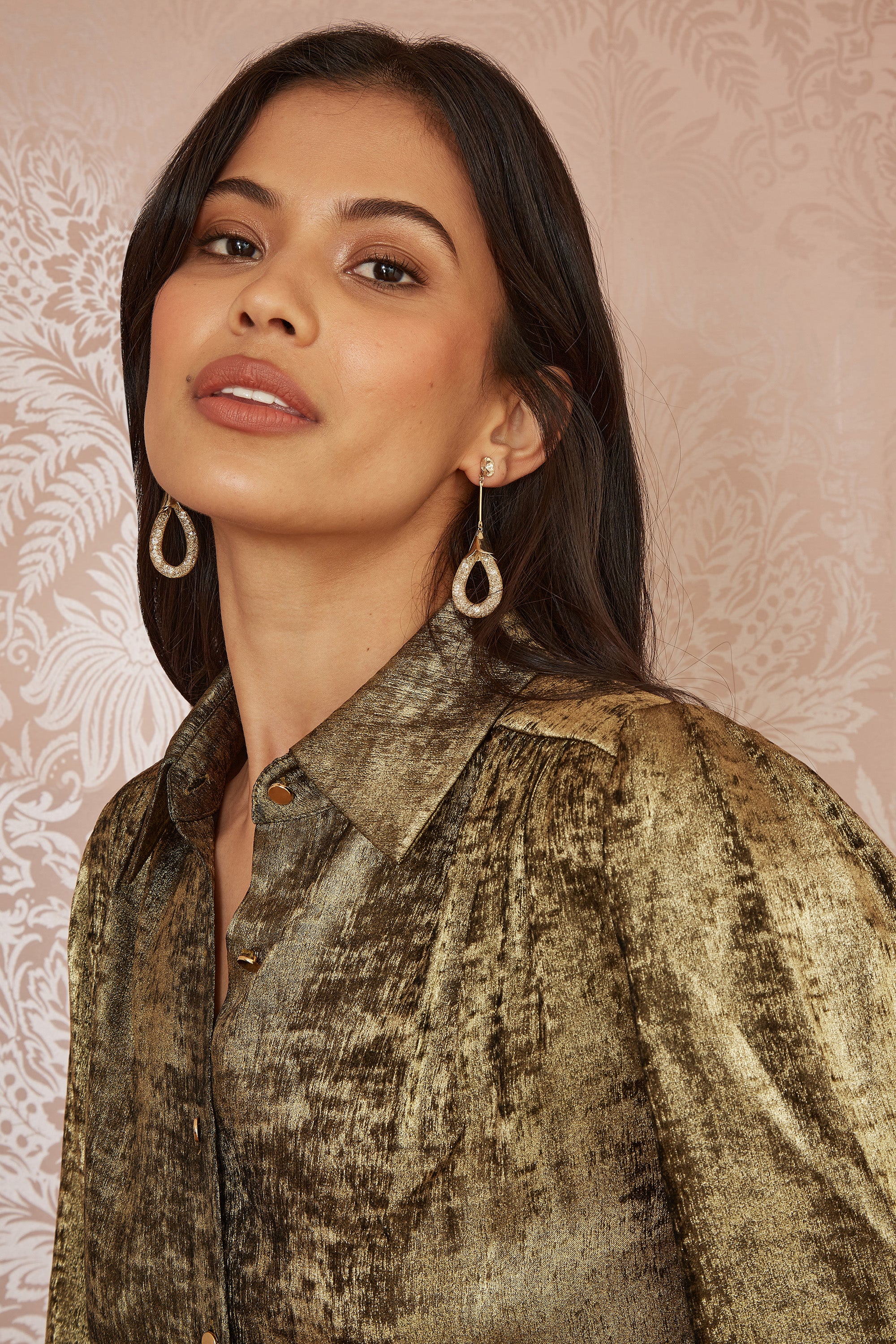 Yumi Gold Metallic Relaxed Balloon Sleeve Shirt - Image 4
