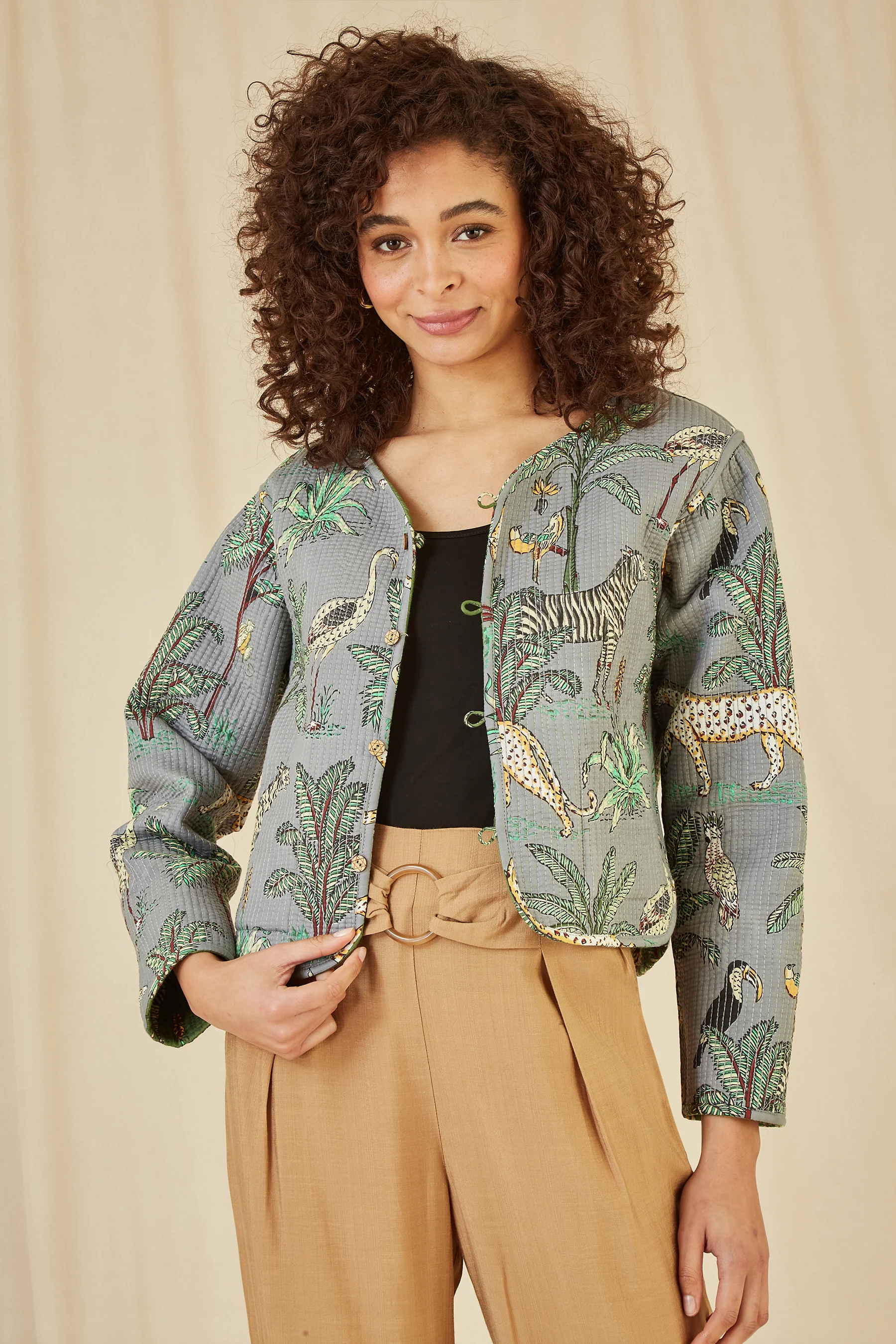 Yumi Green Animal Print Reversible Cotton Cropped Quilted Jacket - Image 4