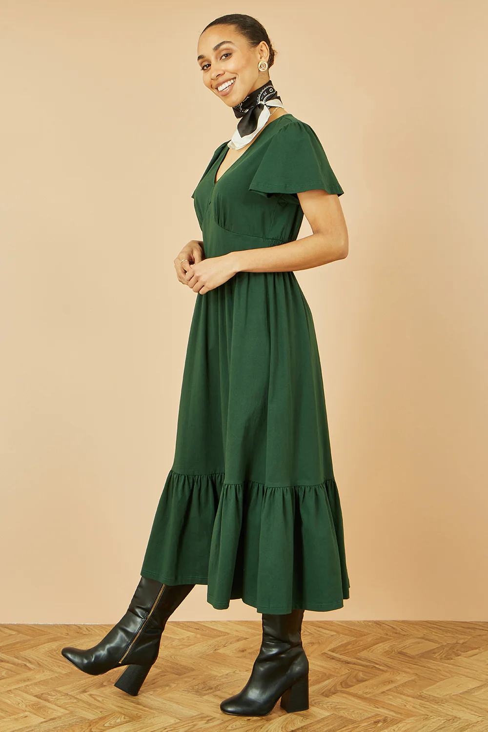 Yumi Green Cotton Jersey V Neck Midi Dress - Image 5