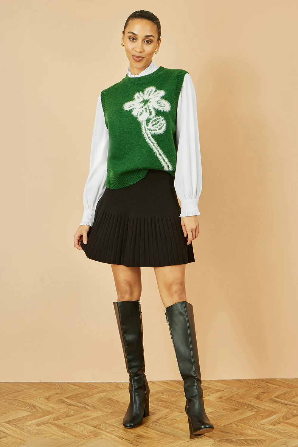 Yumi Green Knitted Flower Sleeveless Jumper Vest - Image 3