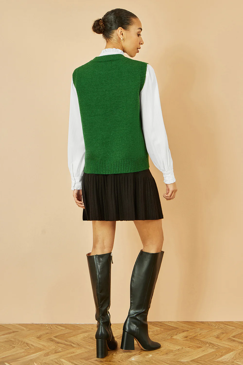 Yumi Green Knitted Flower Sleeveless Jumper Vest - Image 4