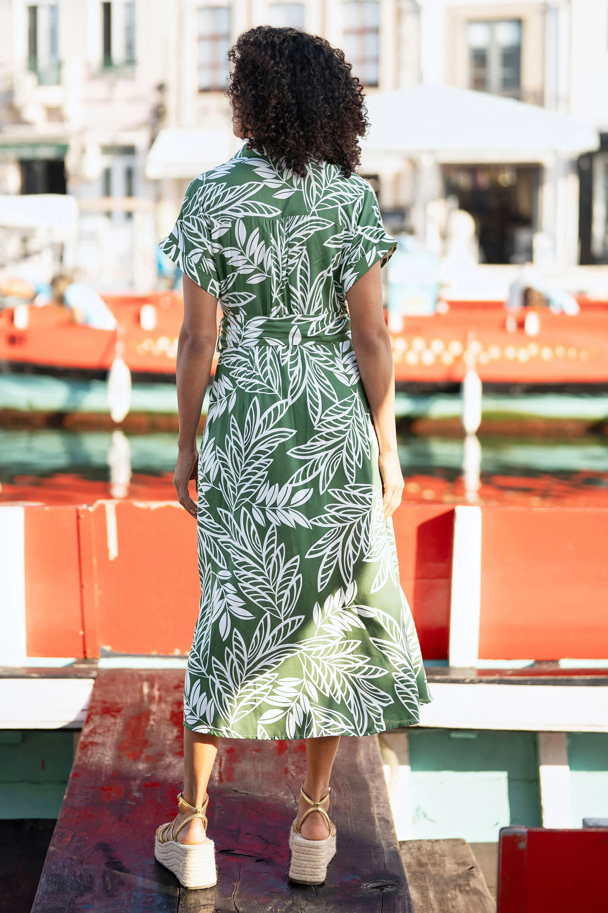 Yumi Green Leaf Print Viscose Relaxed Midi Shirt Dress - Image 4