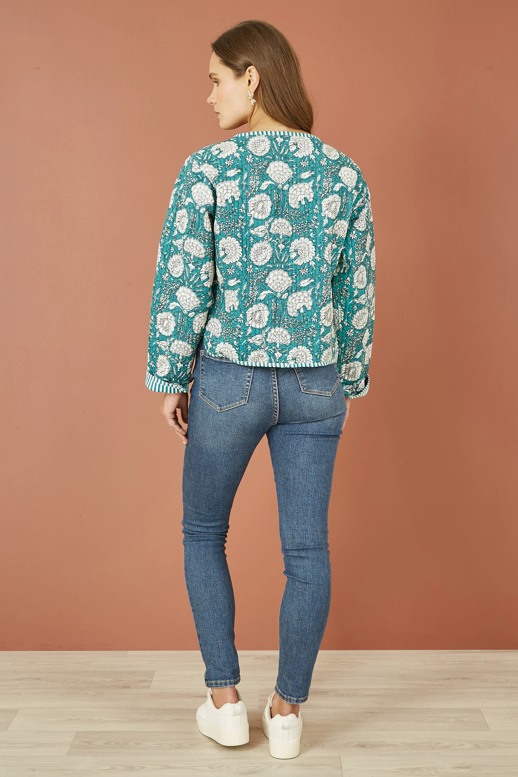 Yumi Green Patchwork Print Reversible Cotton Quilted Jacket - Image 3