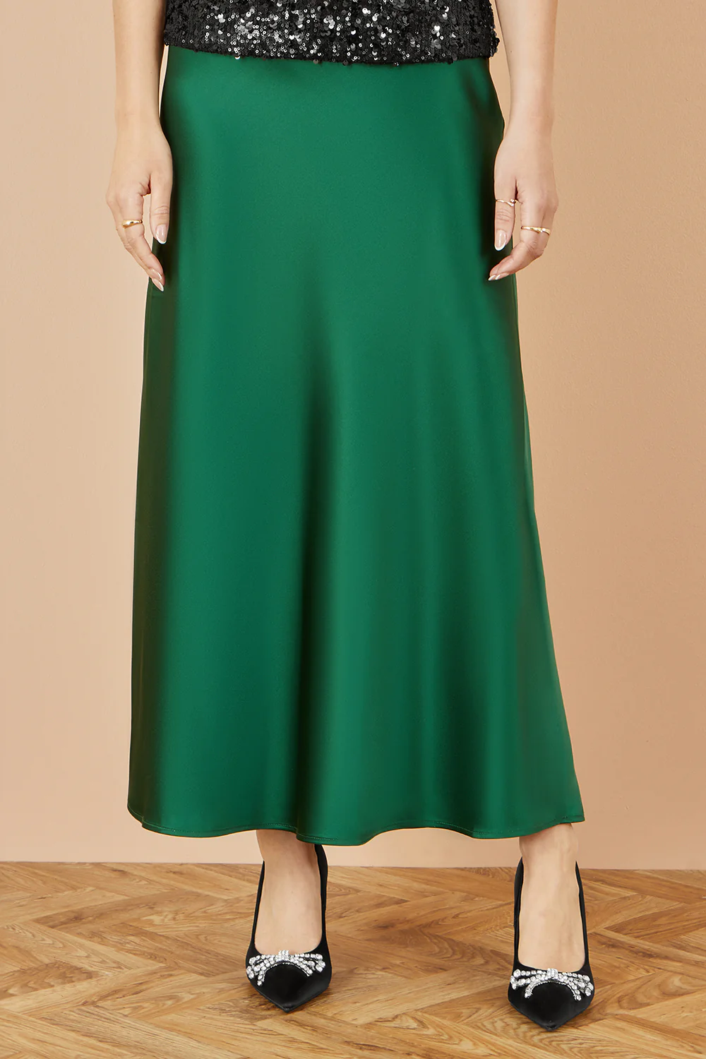 Yumi Green Satin Midi Skirt - Image 2