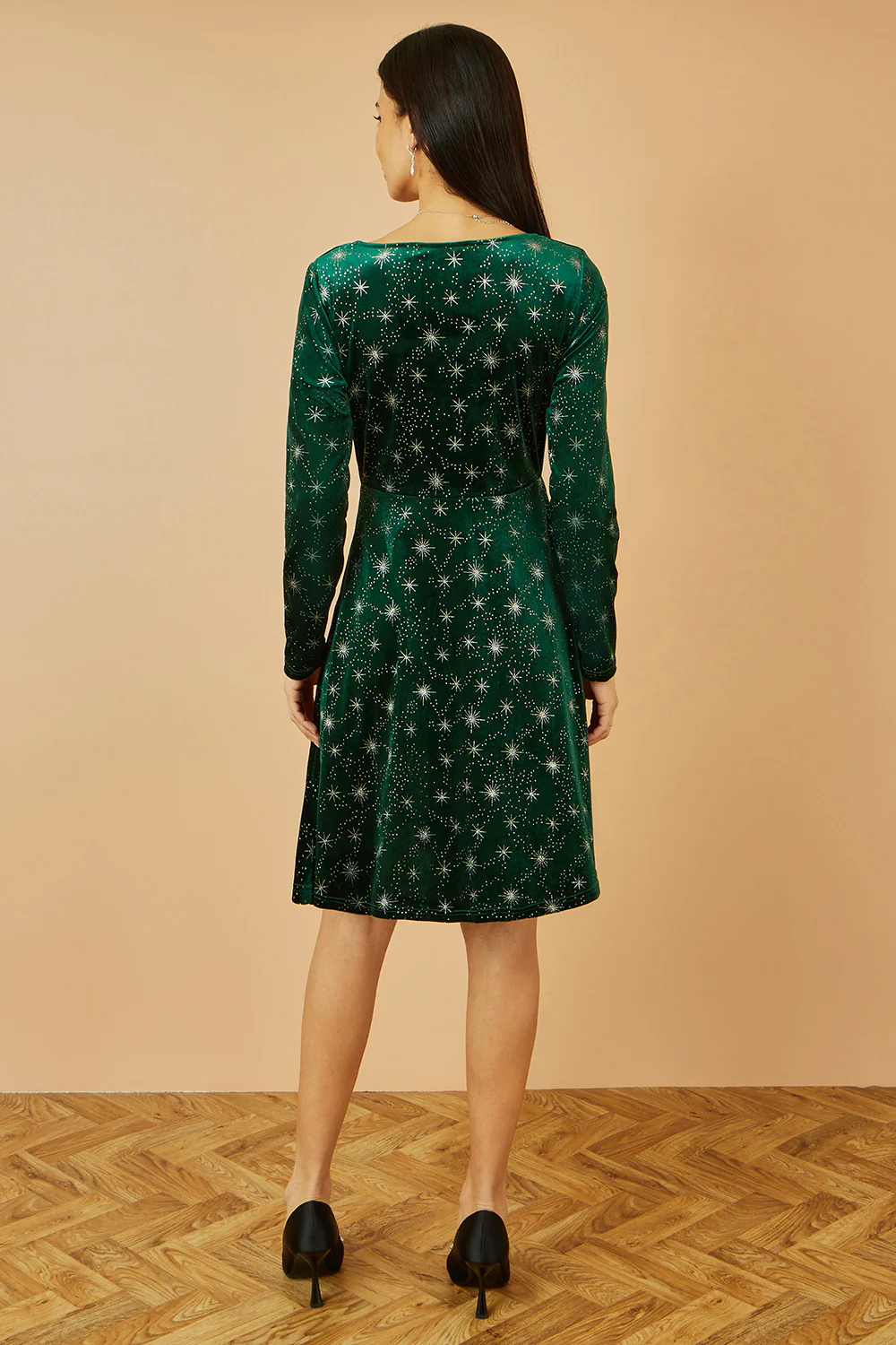 Yumi Green Starburst Foil Print Long Sleeve Skater Dress - Image 4