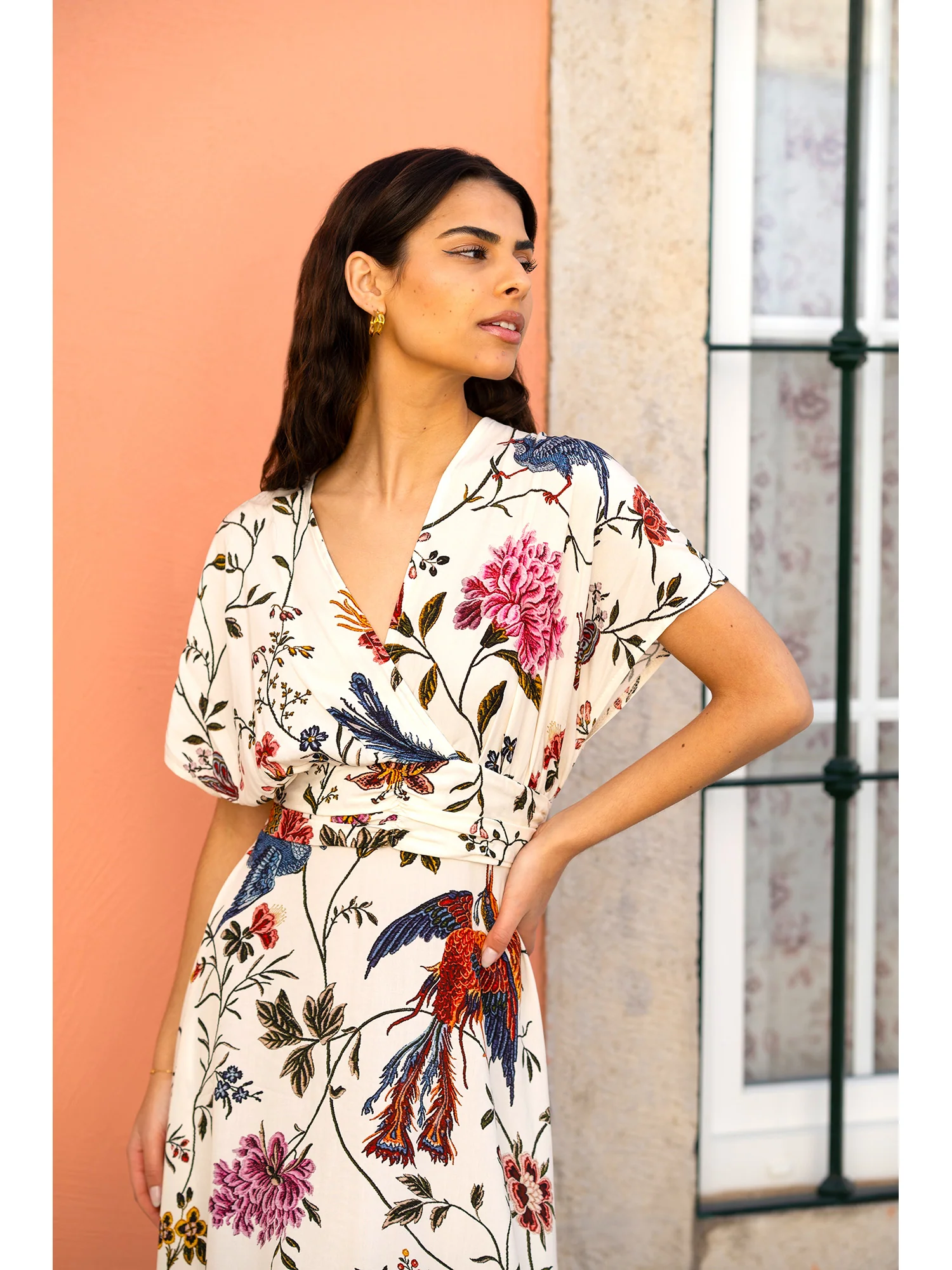 Yumi Ivory Bird and Floral Print Ruched Waist Kimono Midi Dress - Image 4