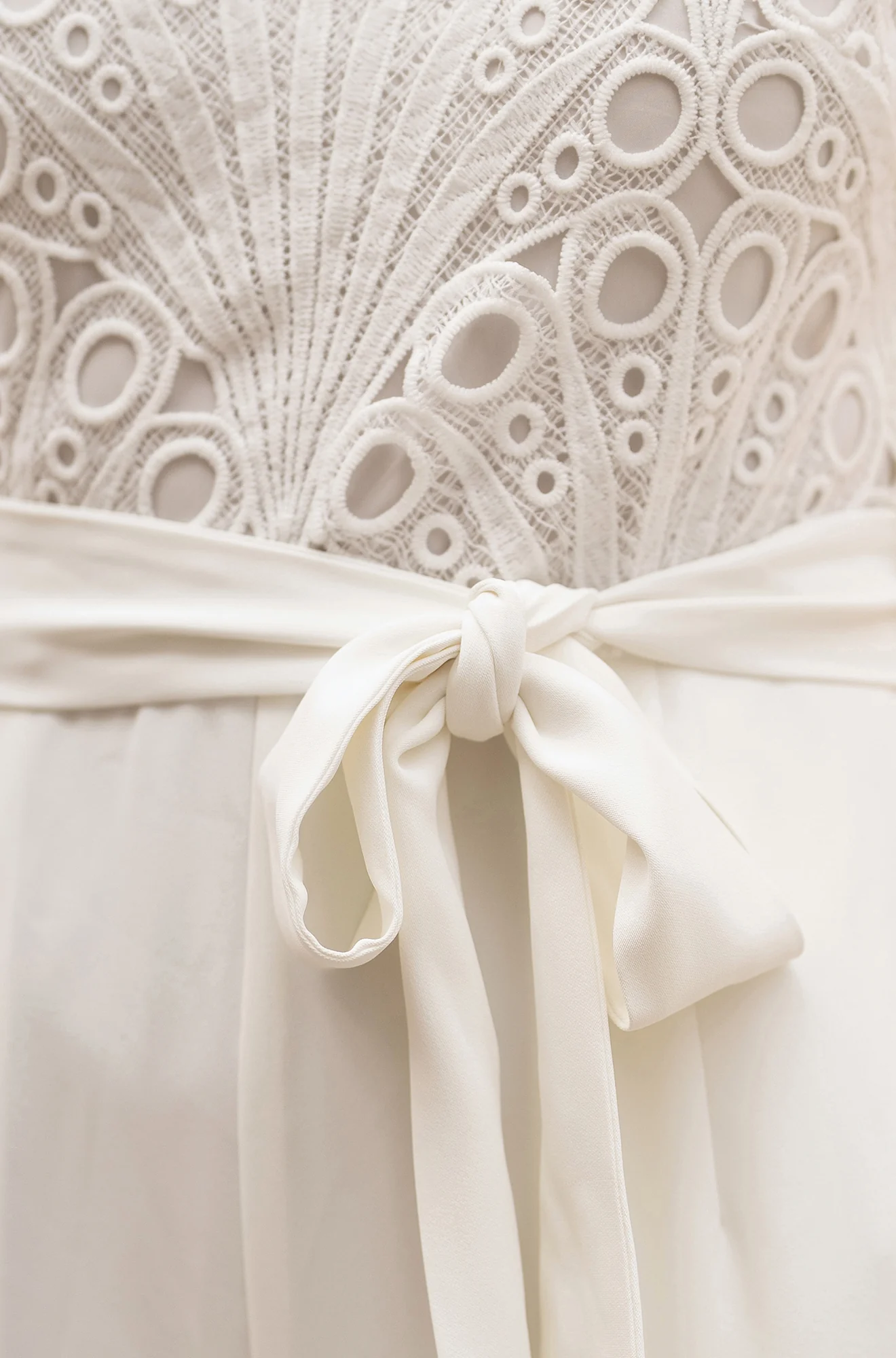 Yumi Ivory Lace Sleeveless Jumpsuit - Image 8