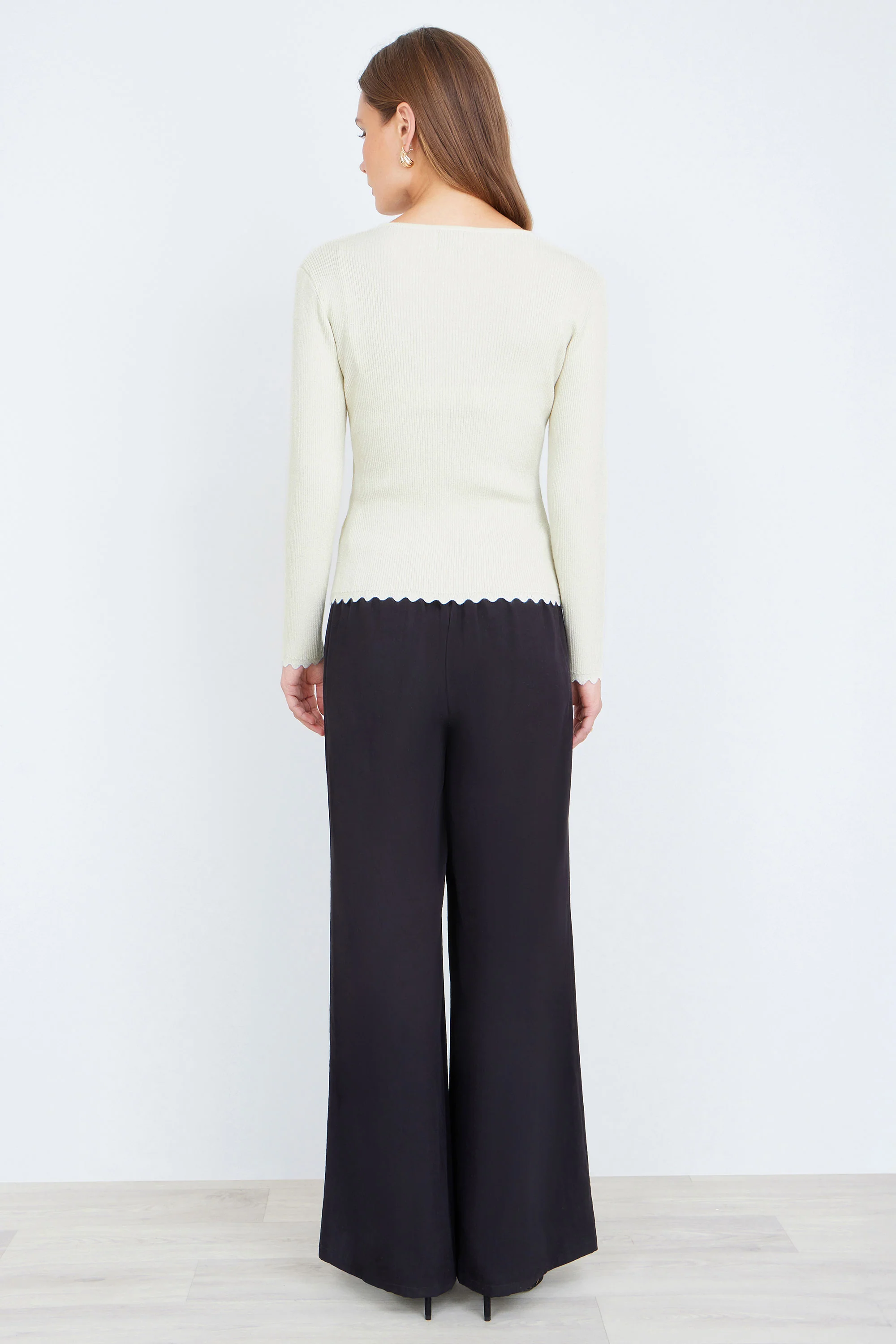 Yumi Ivory Metallic Thread Rib Wrap Knitted Top - Image 4