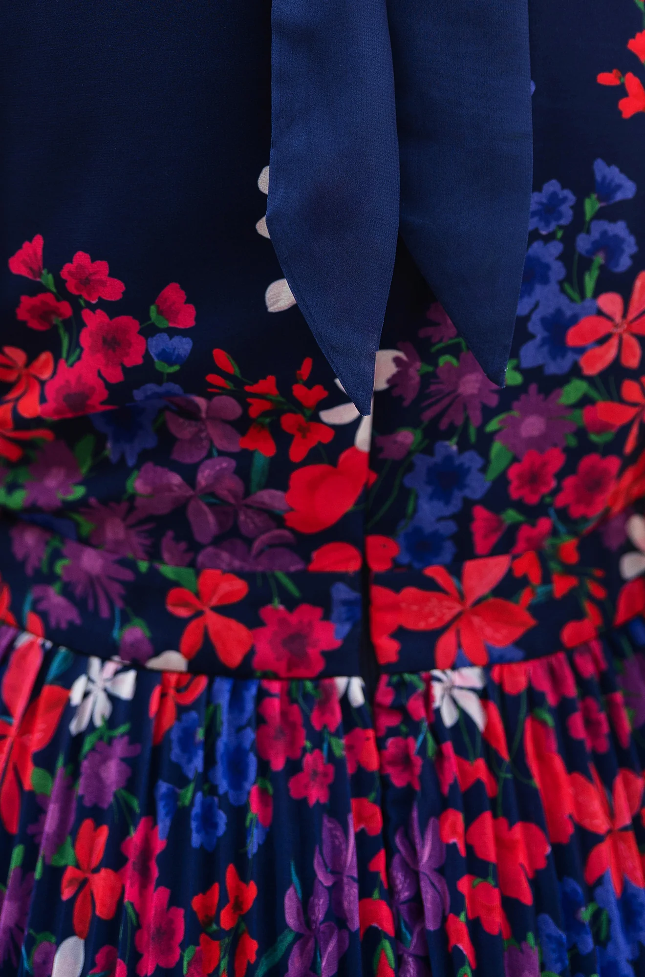 Yumi Navy Border Floral Print Midi Dress With Pleats - Image 7