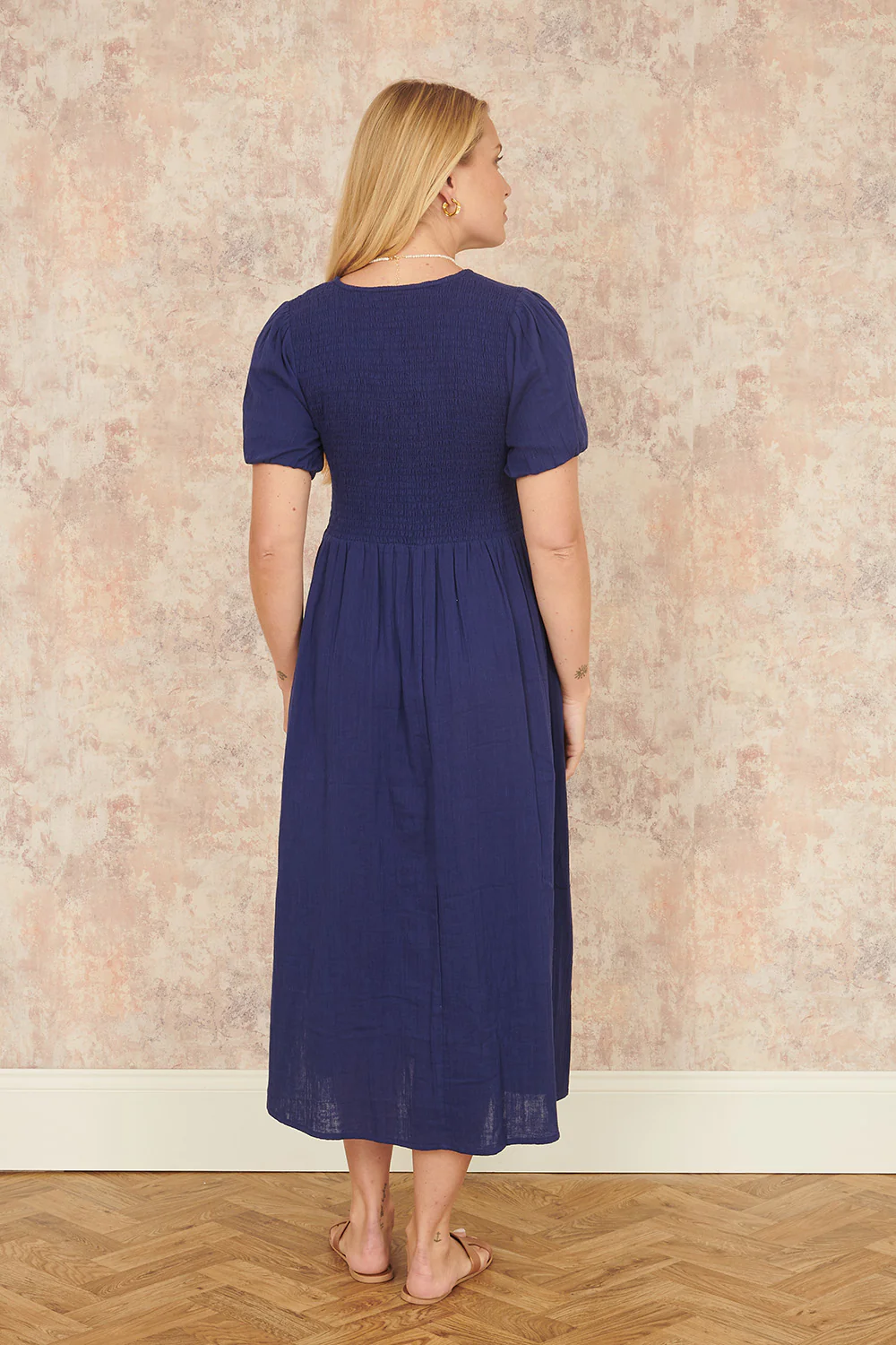 Yumi Navy Double Cotton Ruched Midi Dress - Image 4