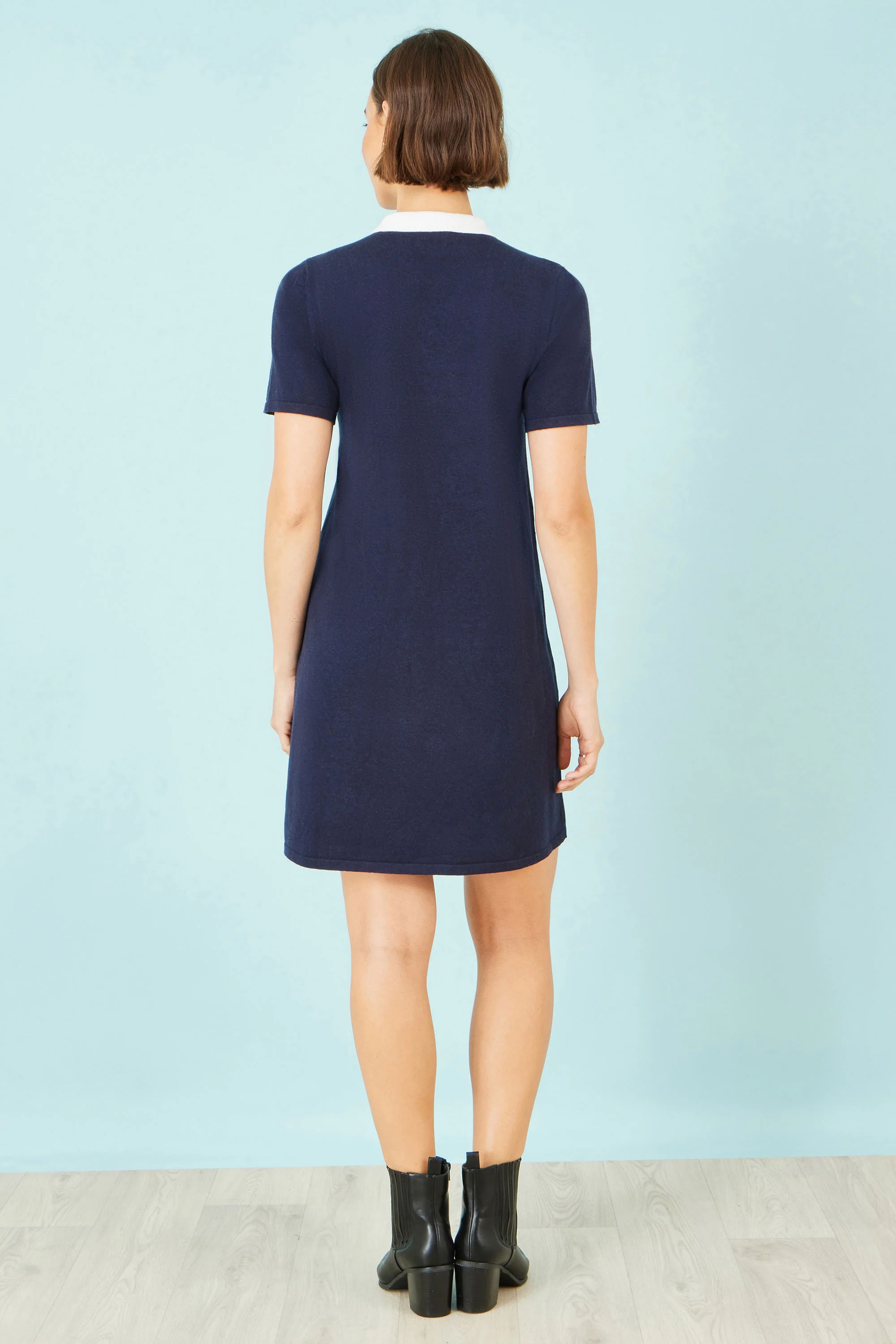 Yumi Navy Embroidered Knitted Floral Tunic - Image 5