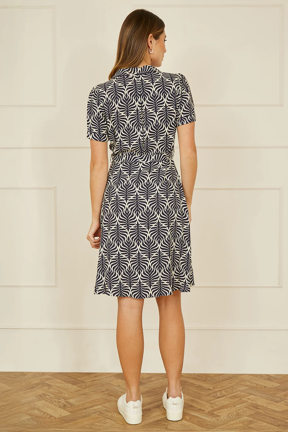 Yumi Navy Leaf Print Retro Shirt Dress - Image 4