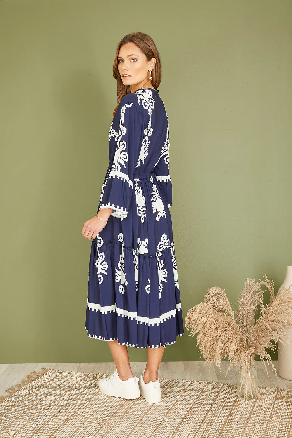 Yumi Navy Viscose Midi Dress With Long Sleeves - Image 3