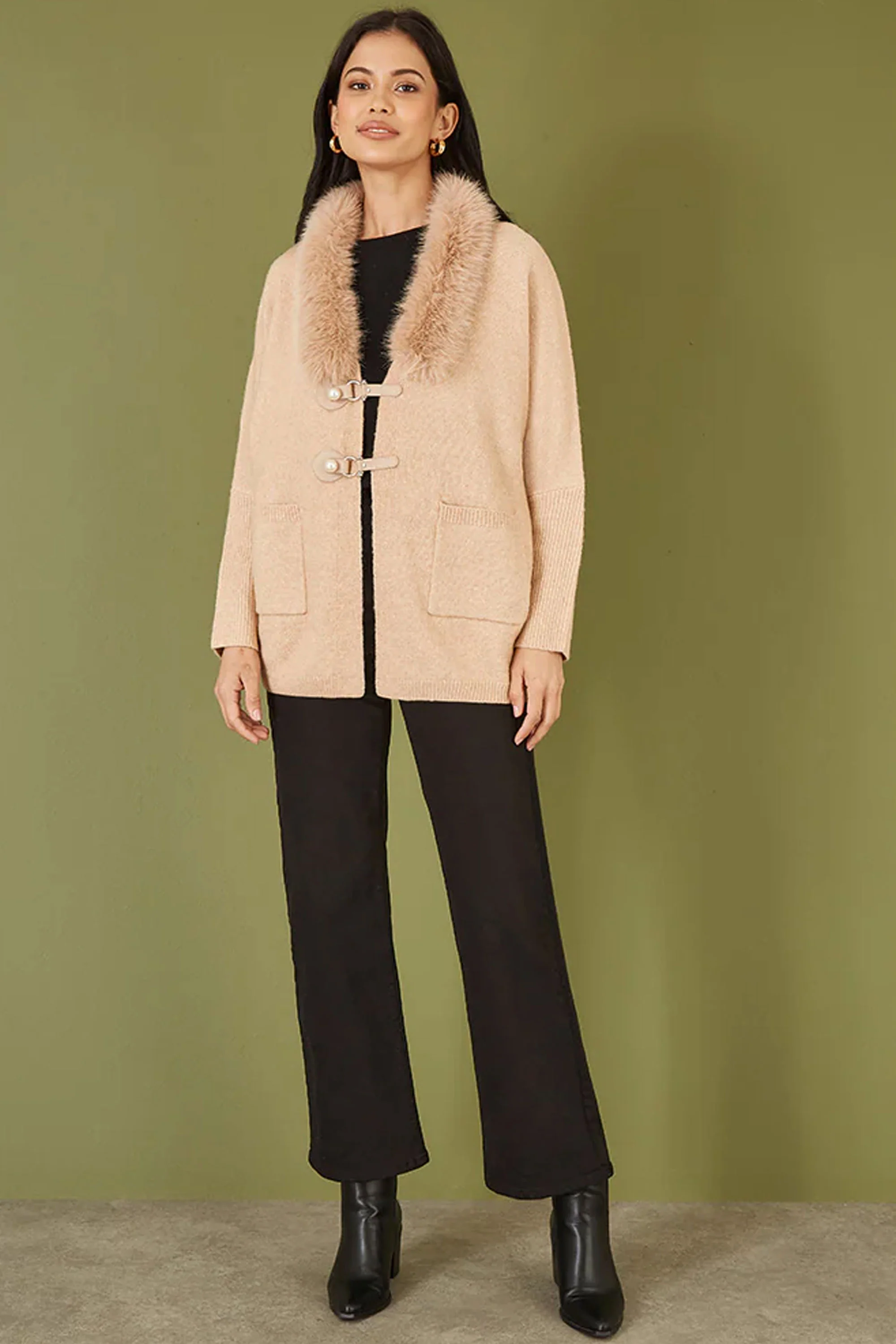 Yumi Oatmeal Cardigan With Detachable Fur Collar Trim - Image 3