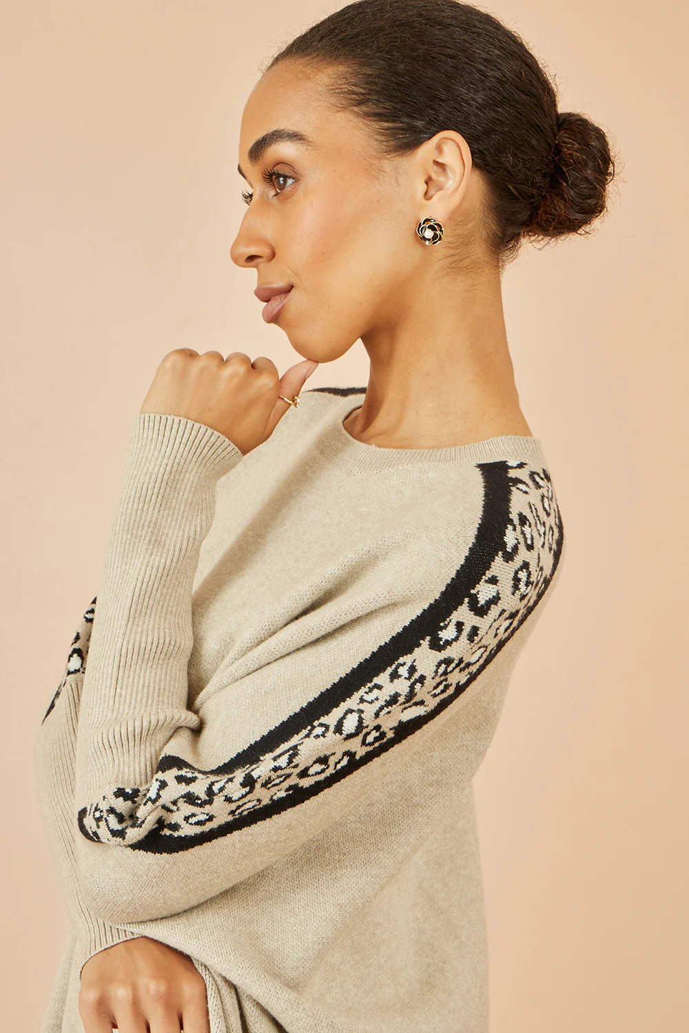 Yumi Oatmeal Leopard Print Border Relaxed Fit Jumper - Image 2