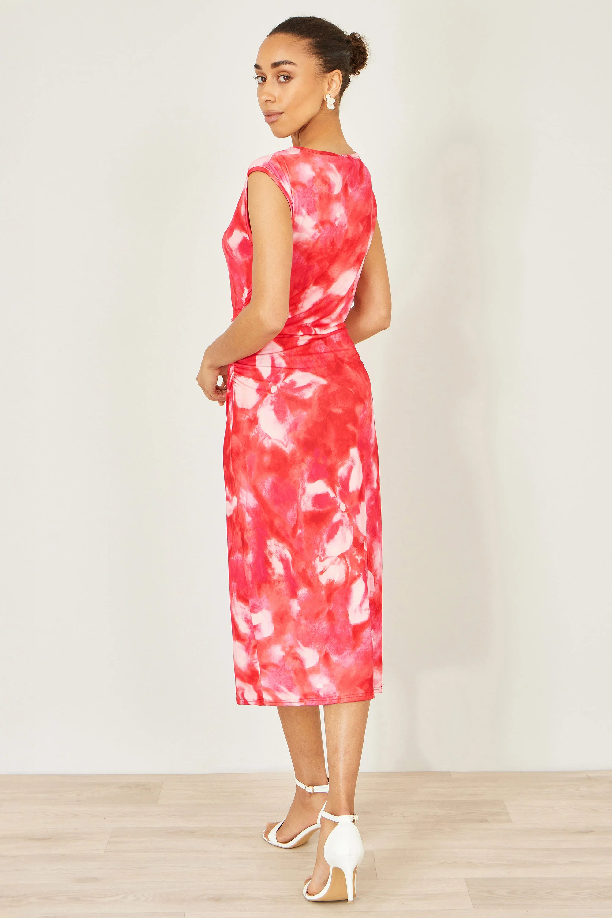 Yumi Red Mesh Ruched Bodycon Midi Dress - Image 4