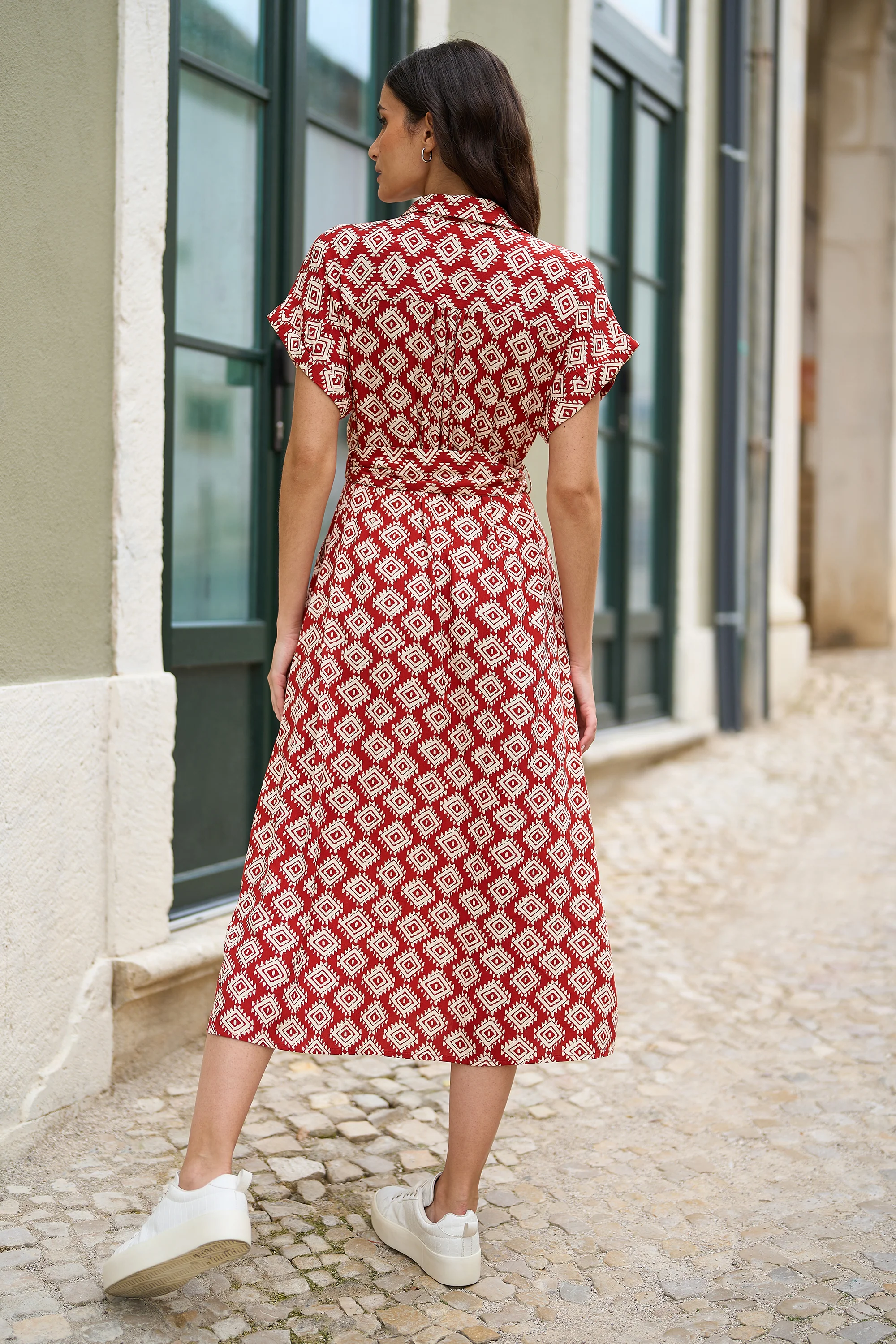 Yumi Red Viscose Midi Shirt Dress With Matching Belt - Image 4