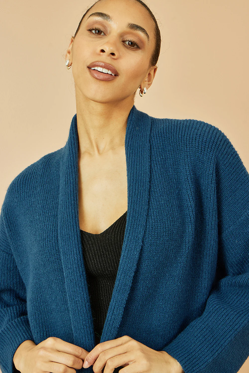 Yumi Teal Knitted Maxi Cardigan With Pockets - Image 2