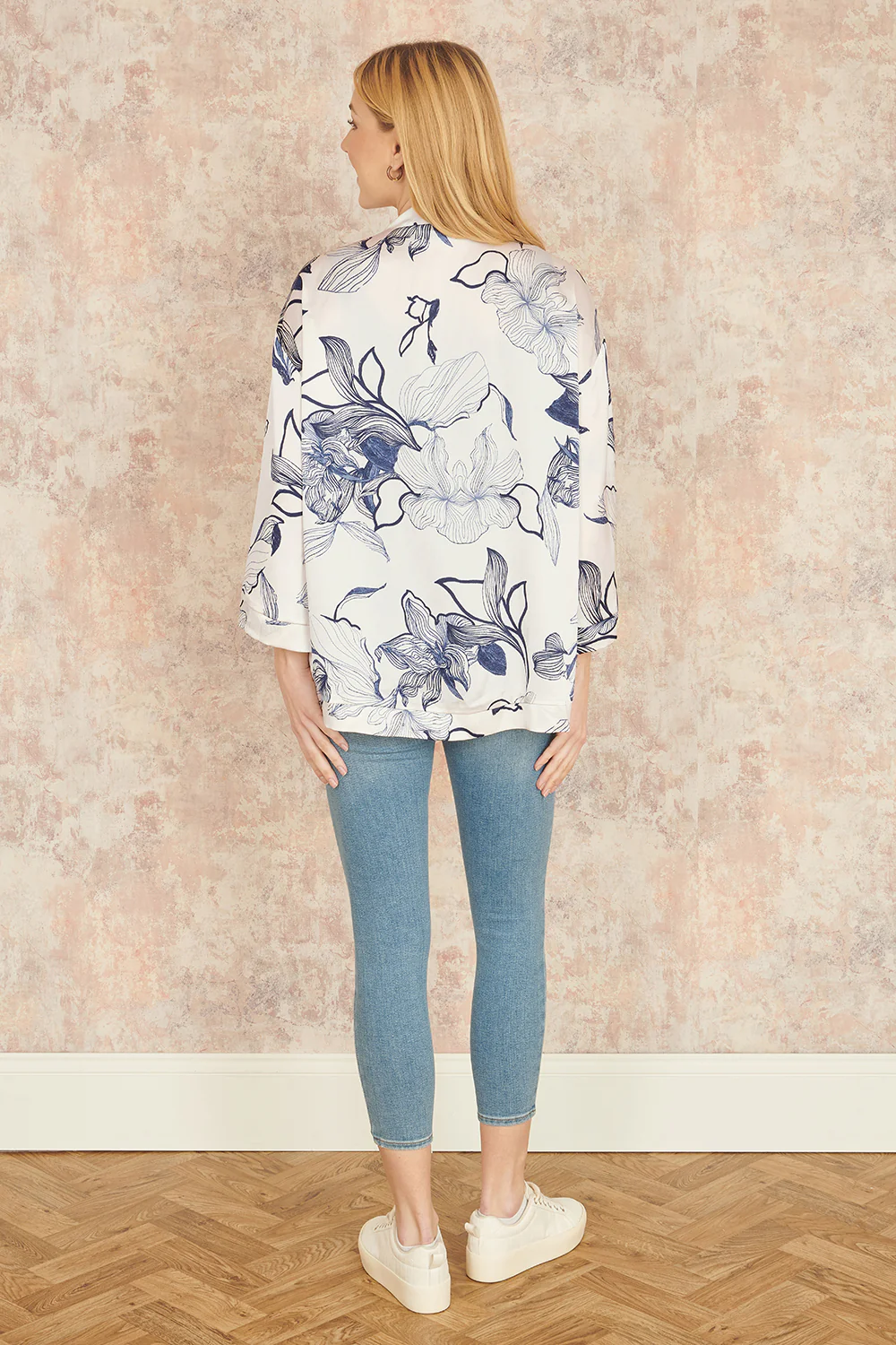 Yumi White Abstract Floral Print Kimono - Image 3