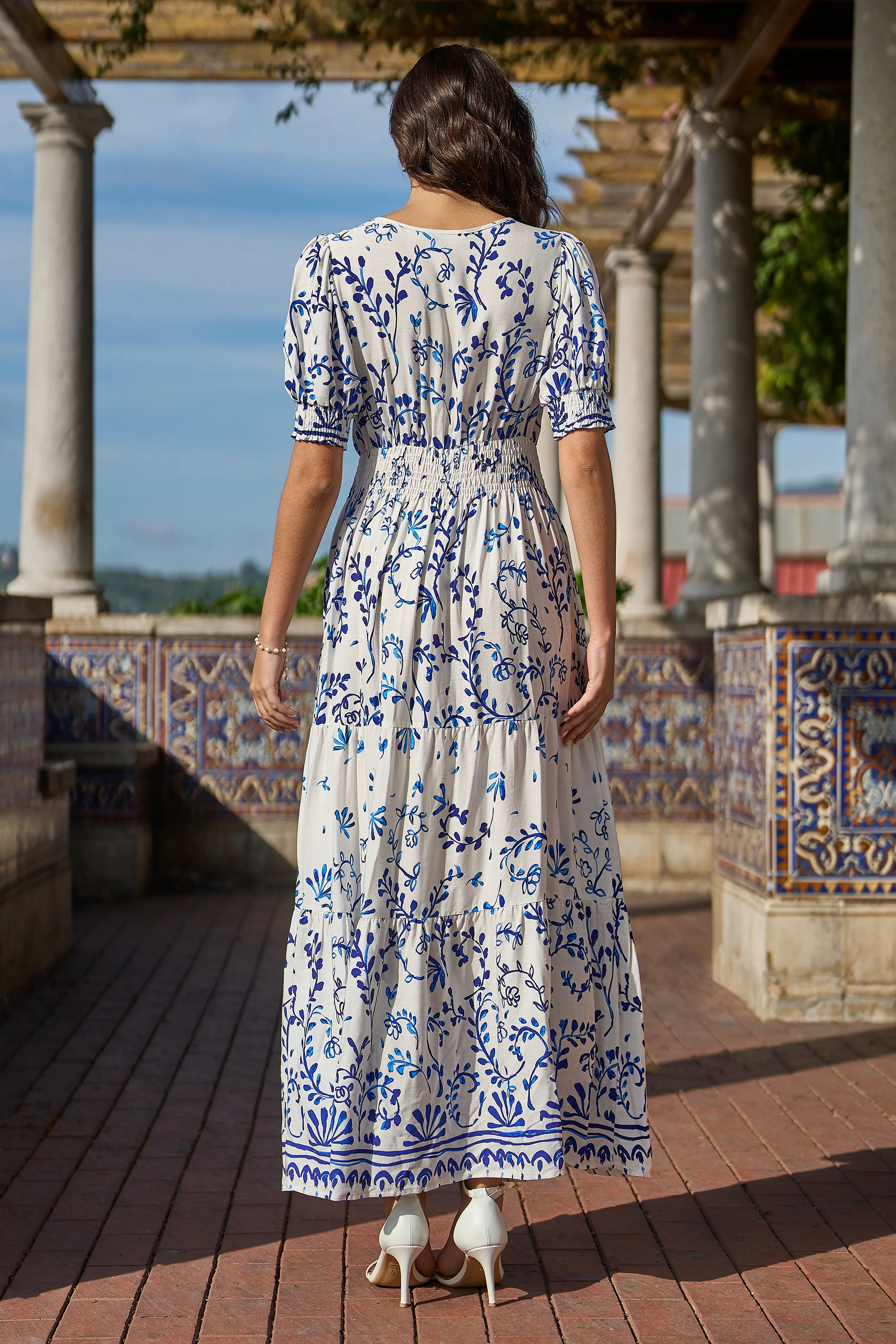 Yumi White Border Print Maxi Dress - Image 5