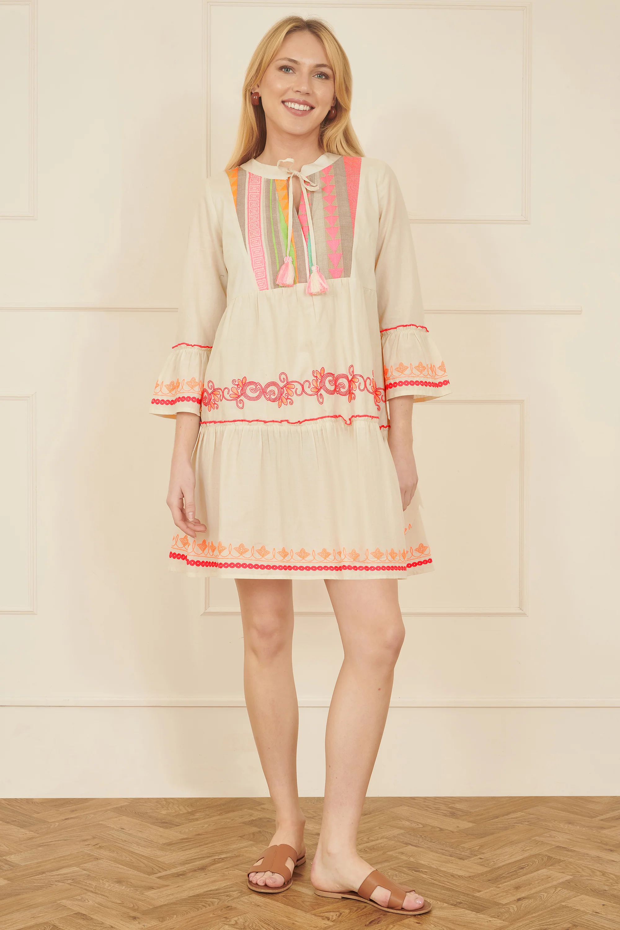 Yumi White Embroidered Cotton Tunic - Image 2