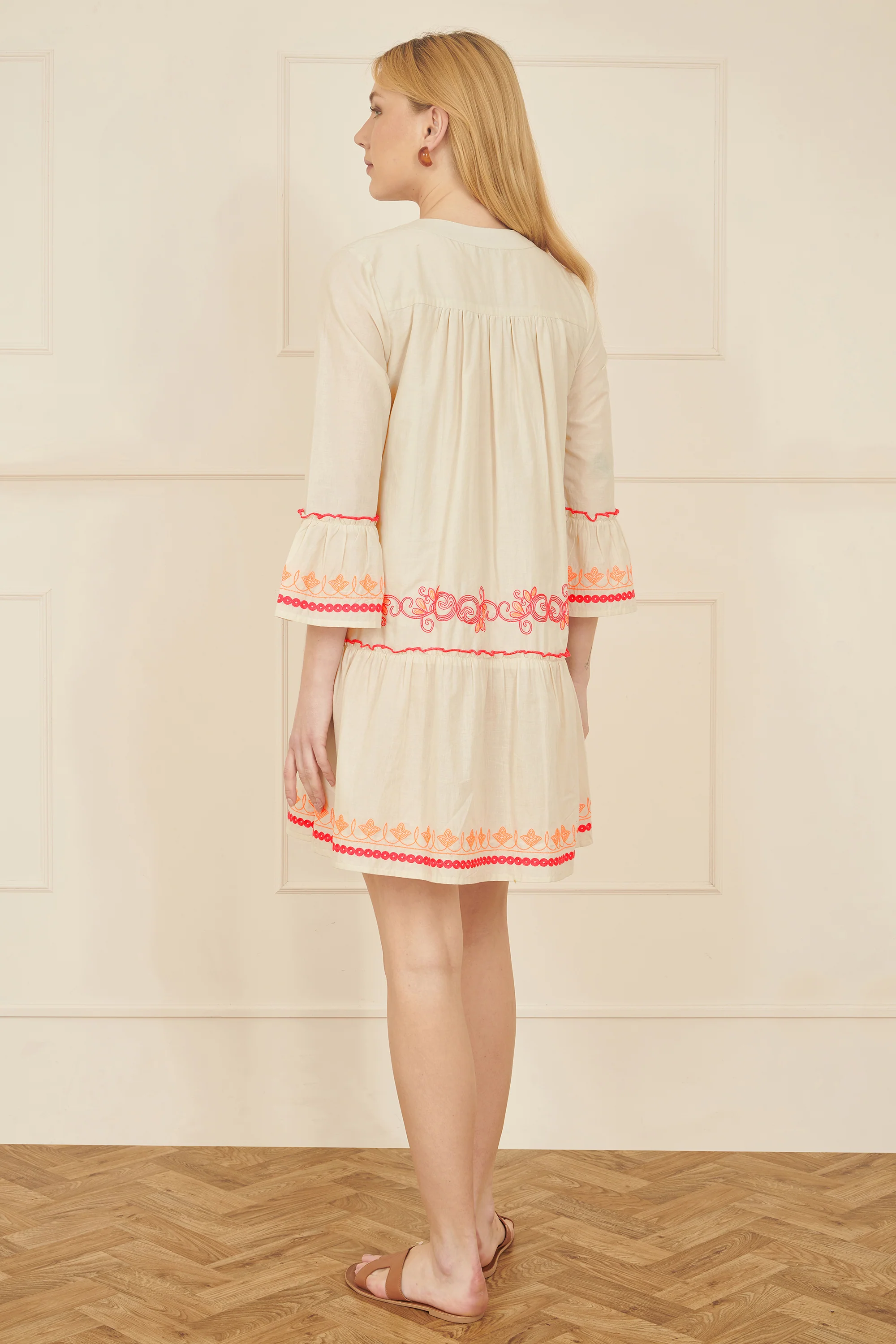 Yumi White Embroidered Cotton Tunic - Image 4