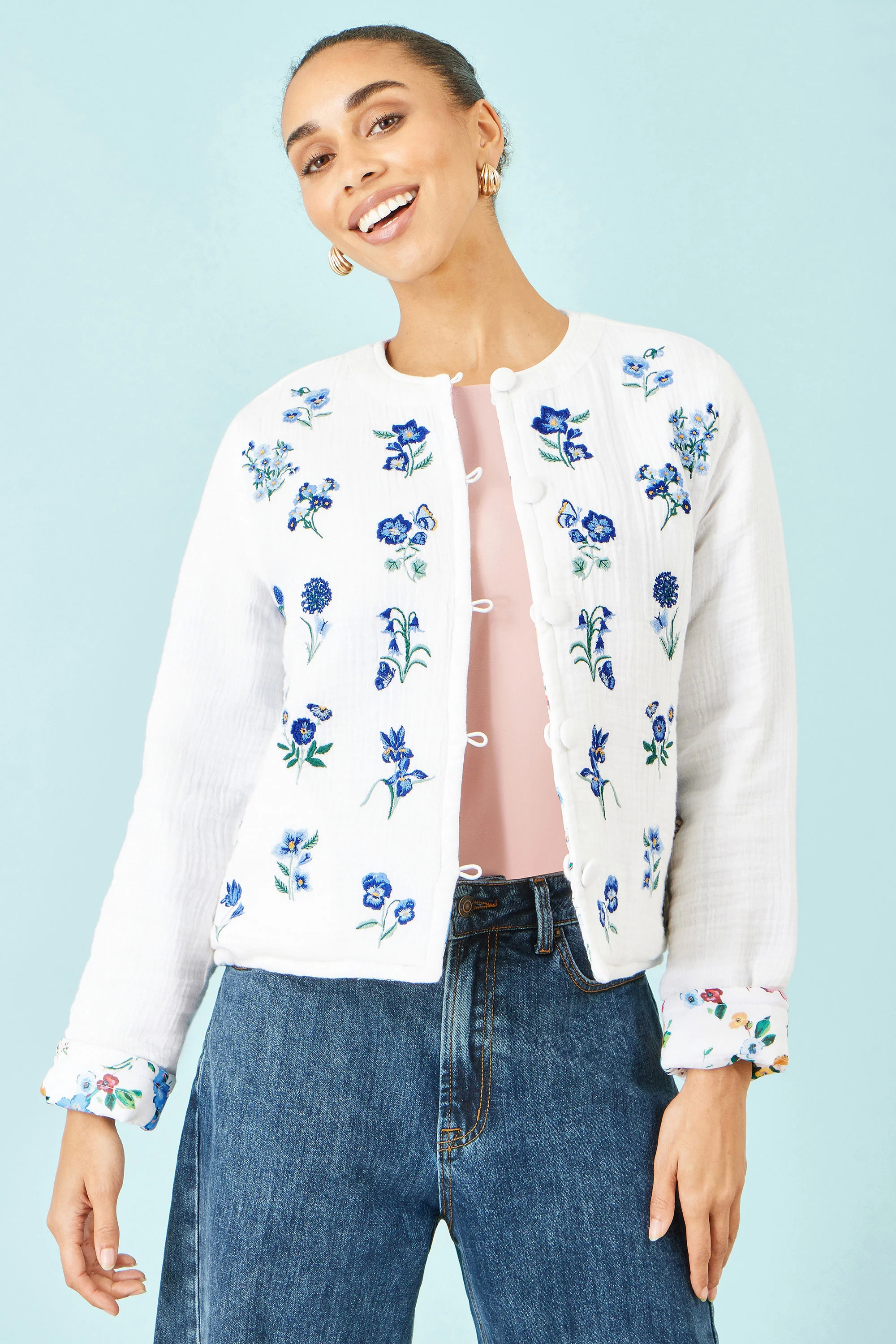Yumi White Floral Embroidery Reversible Cotton Jacket - Image 6
