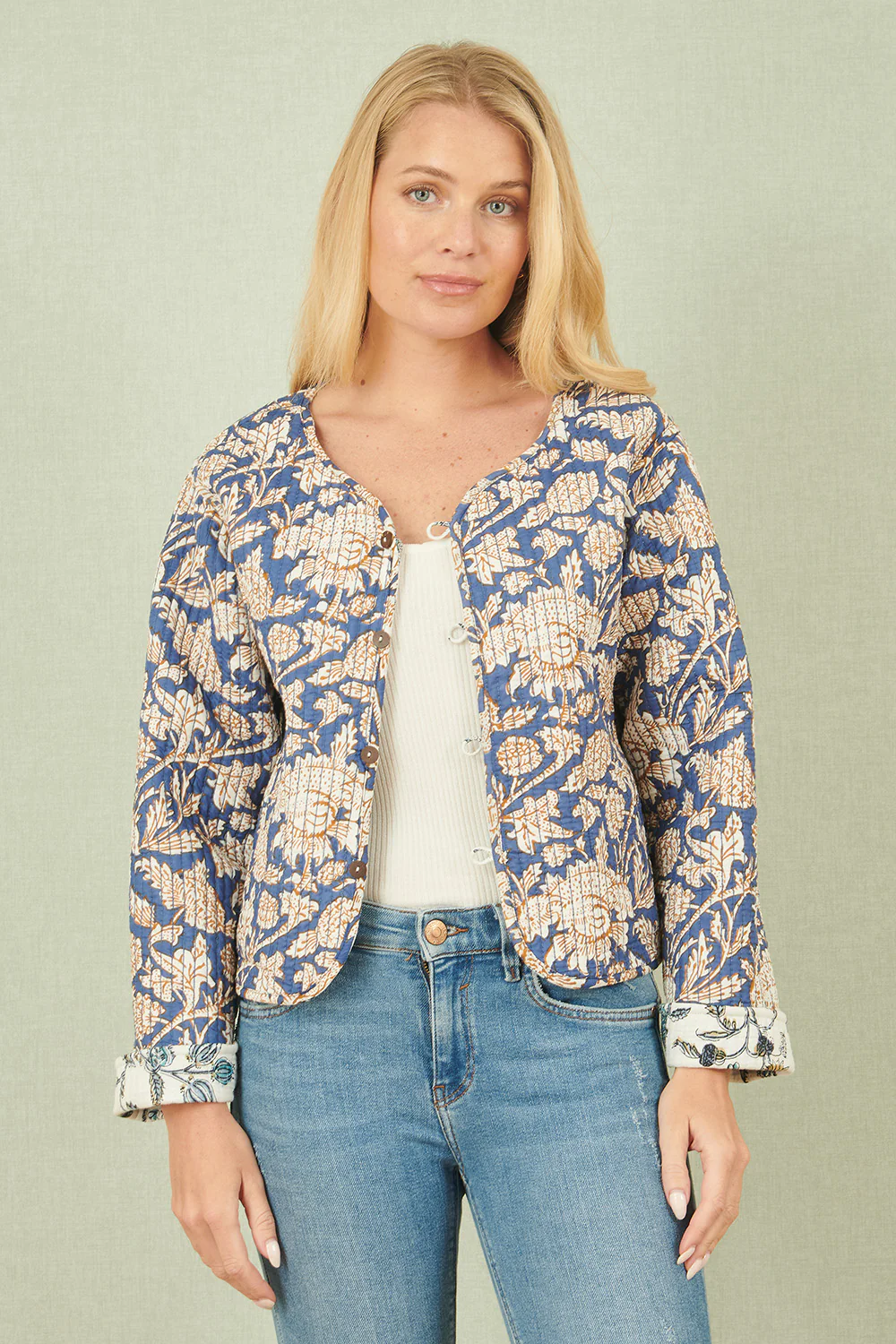 Yumi White Floral Reversible Cotton Quilted Jacket - Image 2