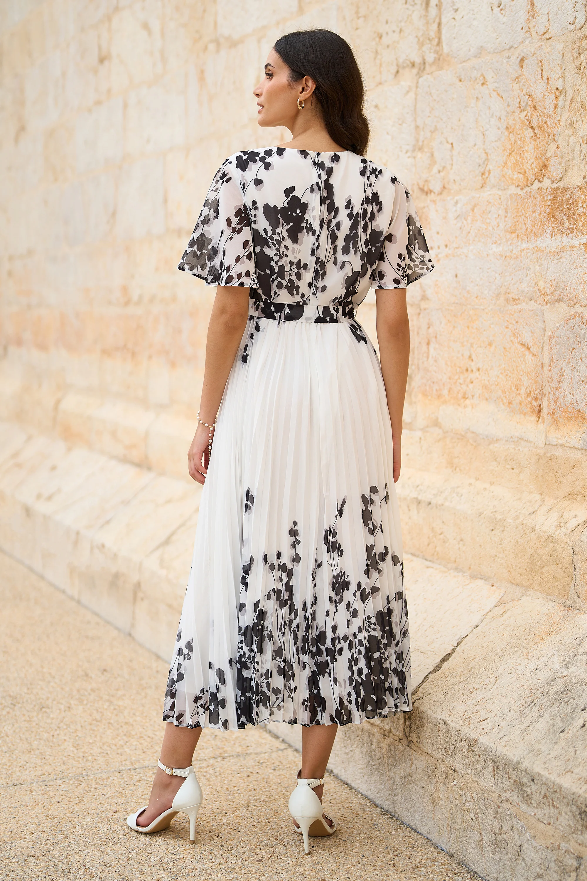 Yumi White Mirror Floral Design Pleated Midi Dress - Image 5