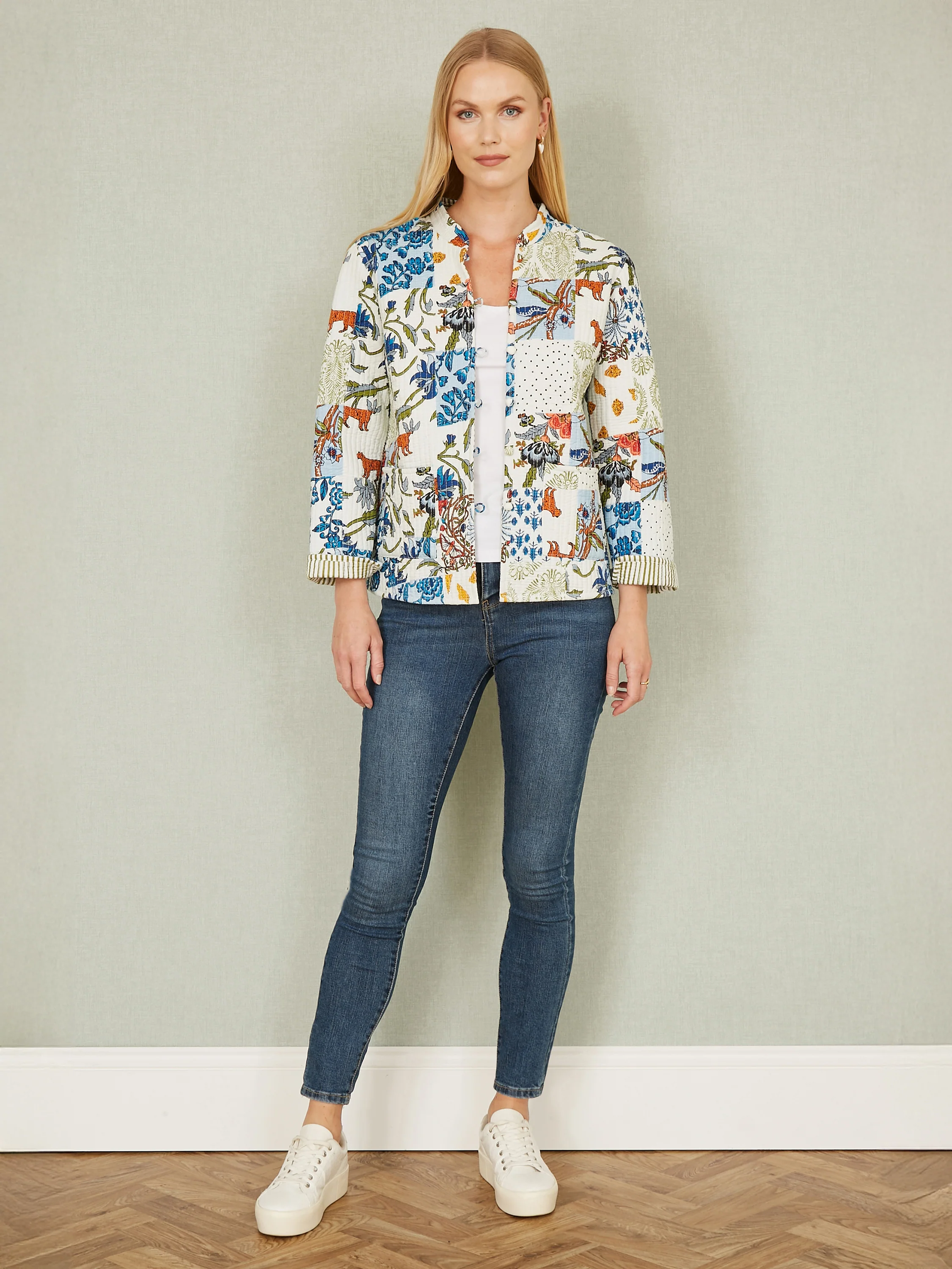 Yumi White Patchwork Print Reversible Cotton Quilted Jacket - Image 2