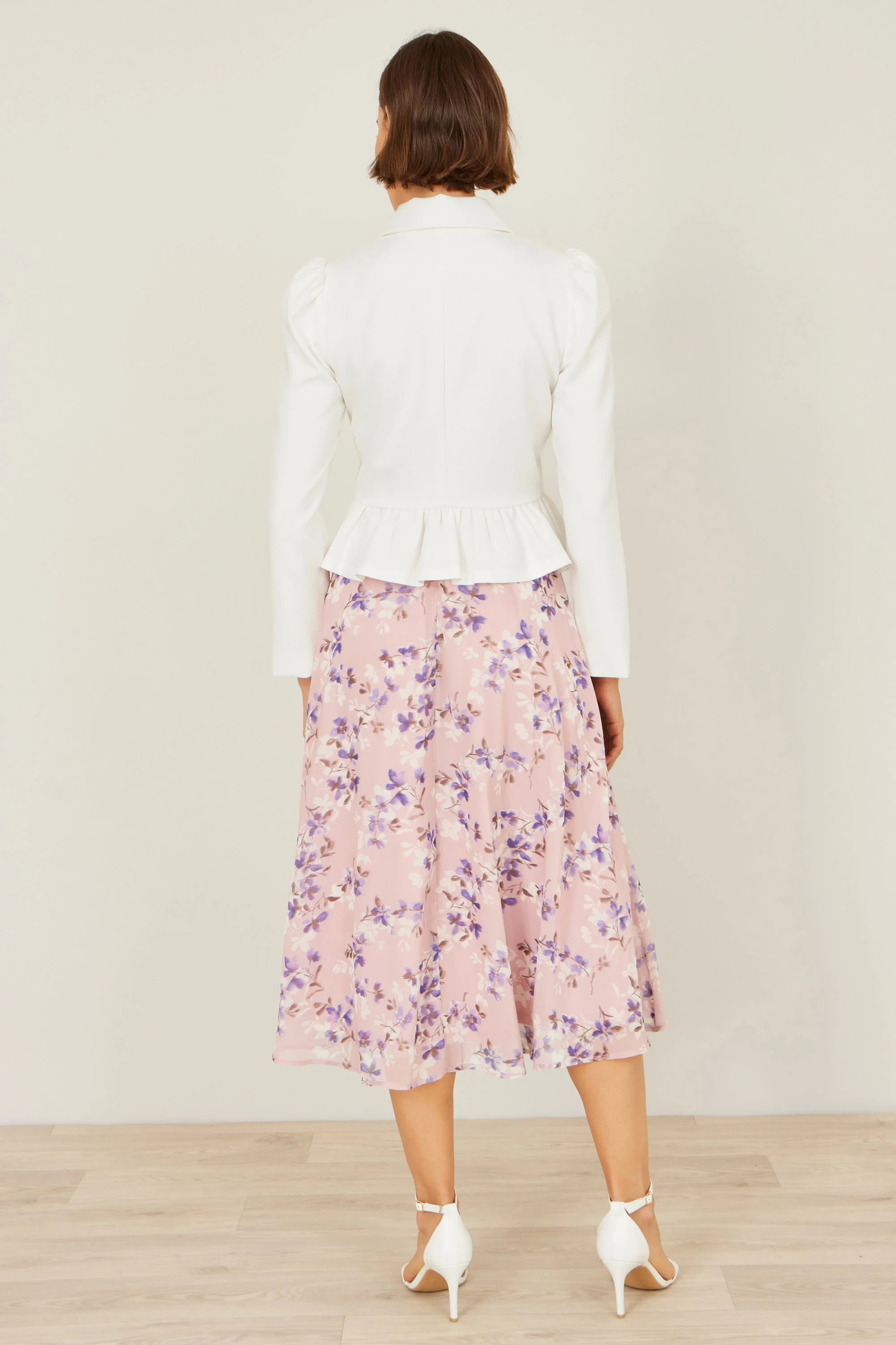 Yumi White Peplum Fitted Jacket - Image 4