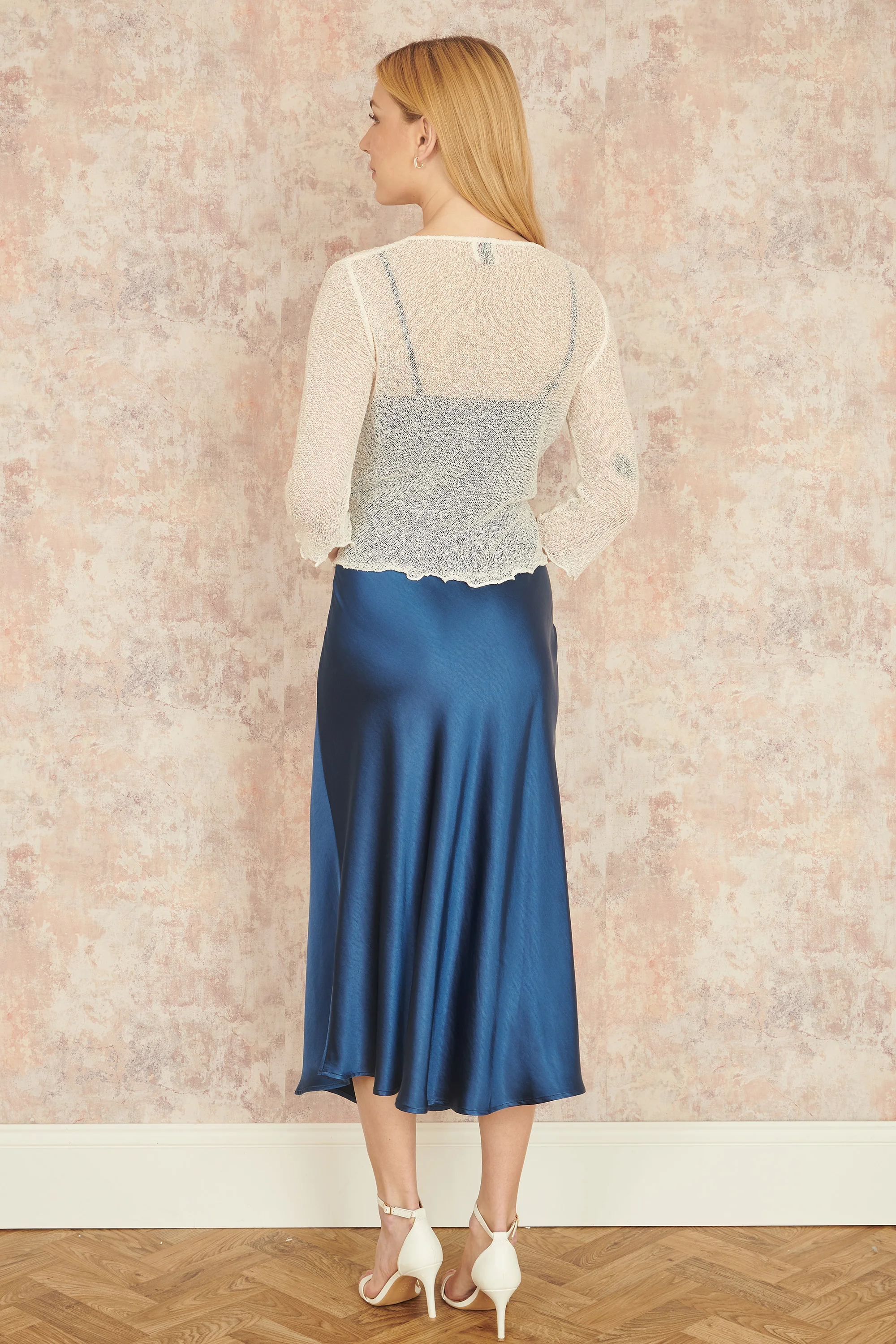 Yumi White Popcorn Yarn Tie Front Bolero - Image 3